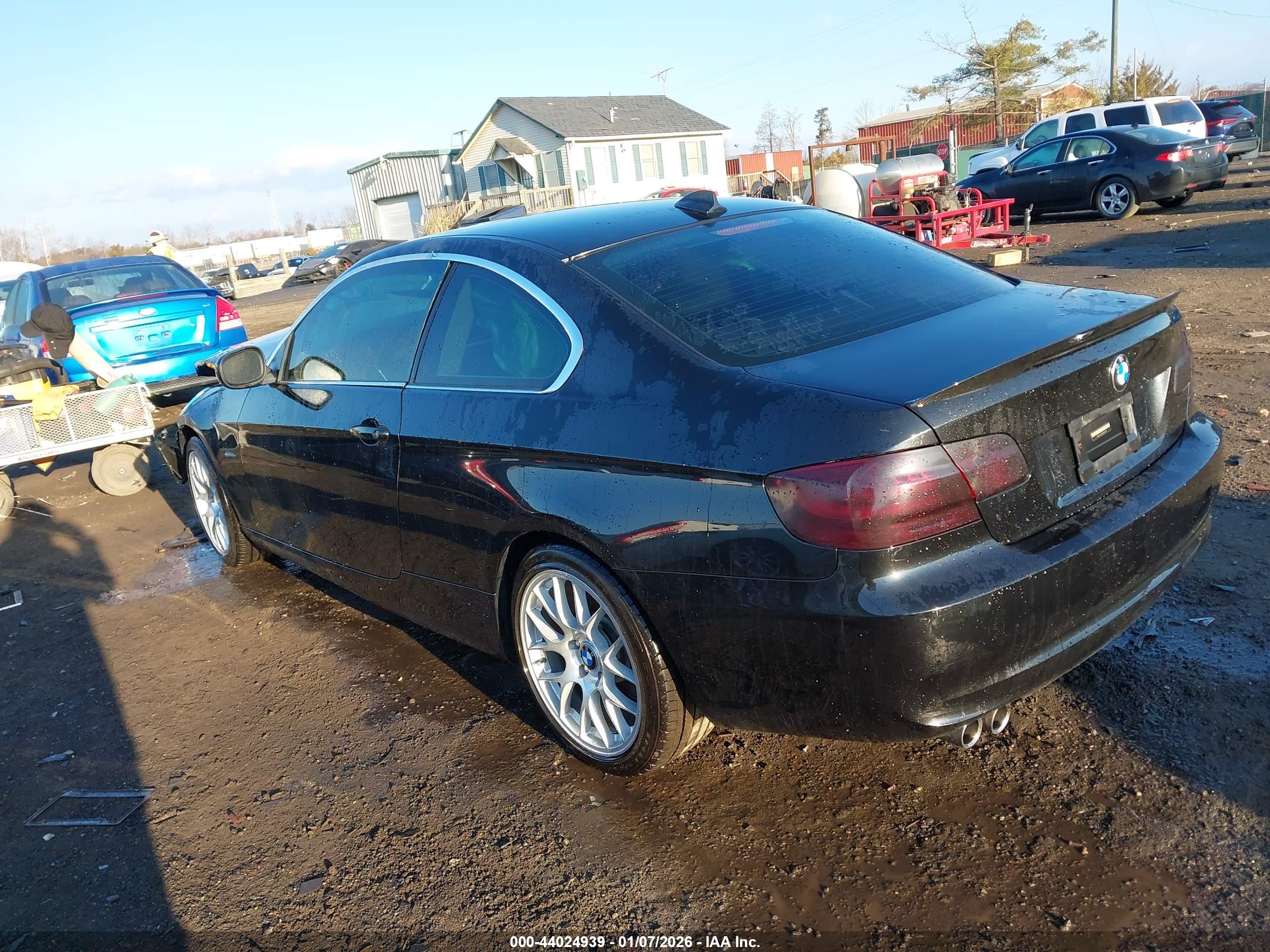BMW 328I image 3