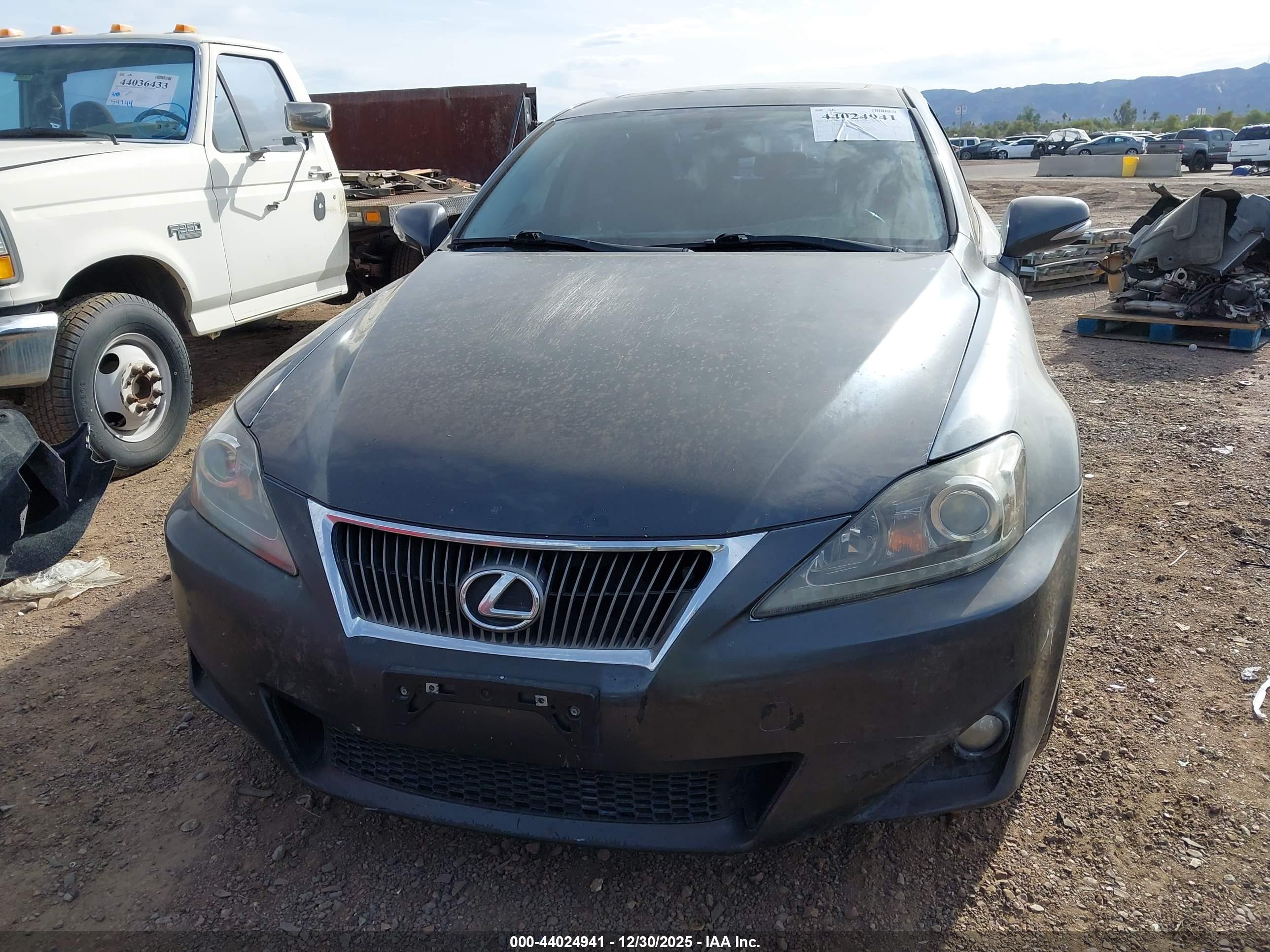 LEXUS IS image 6