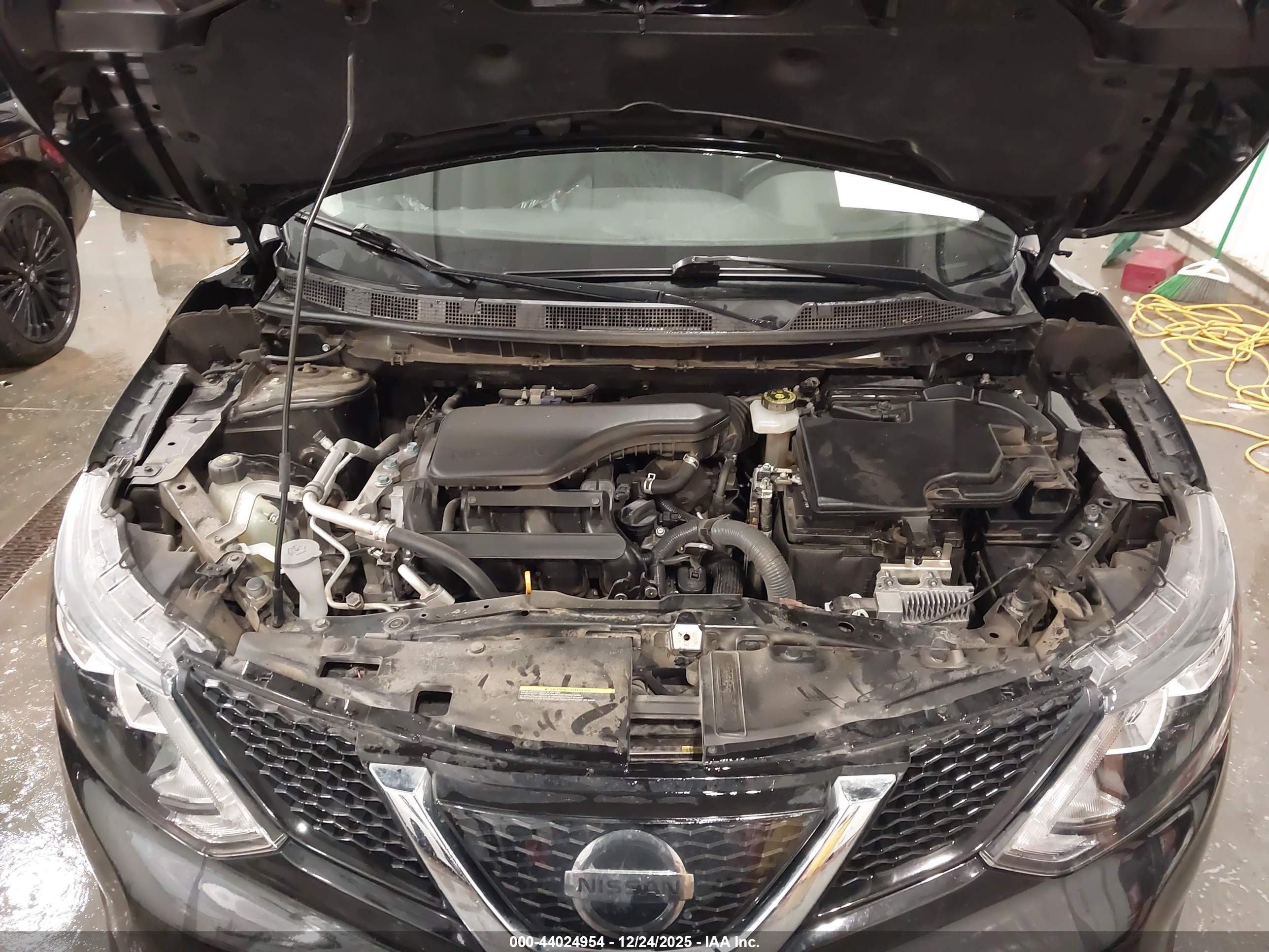 NISSAN ROGUE image 10