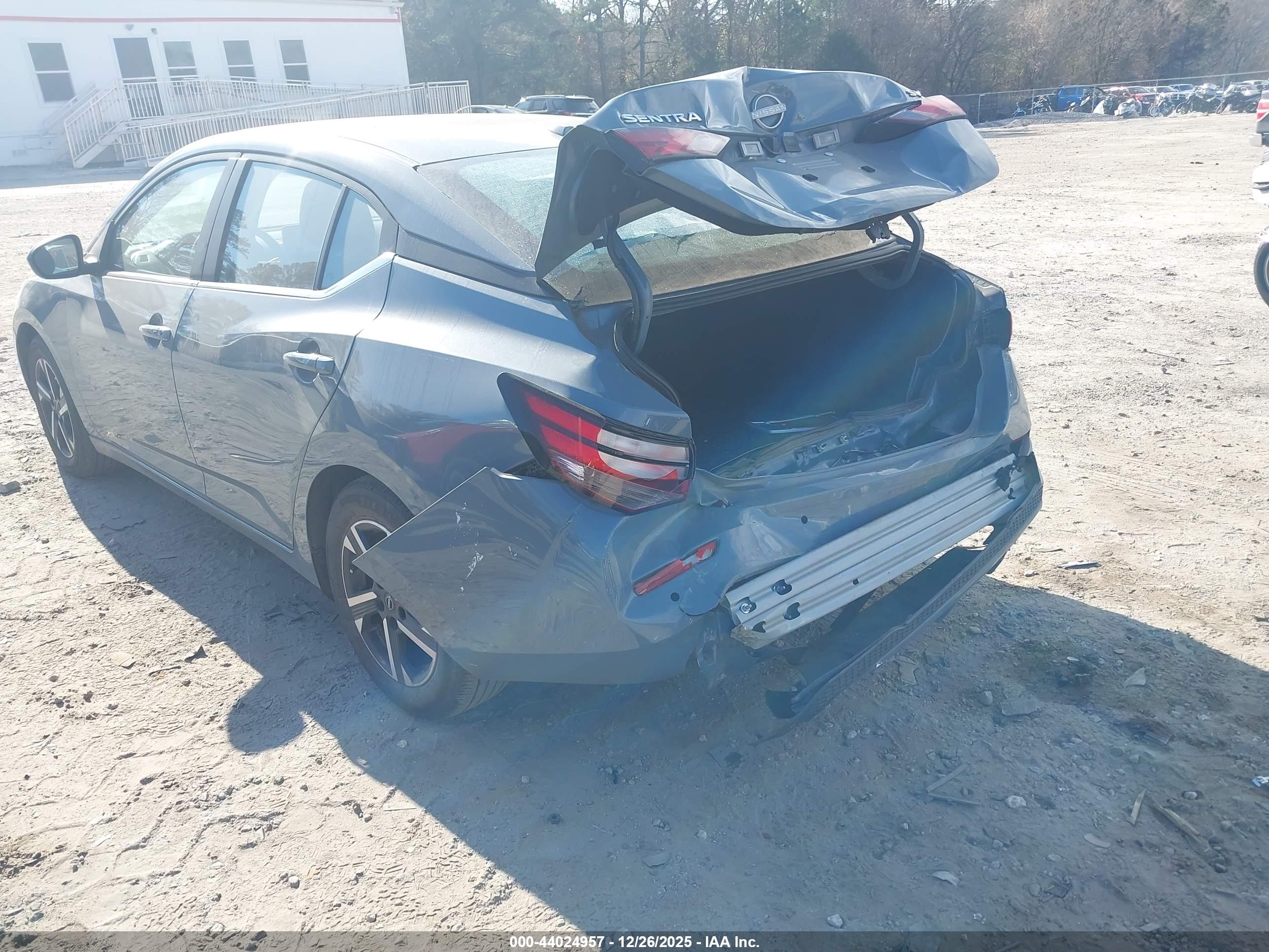 NISSAN SENTRA image 6