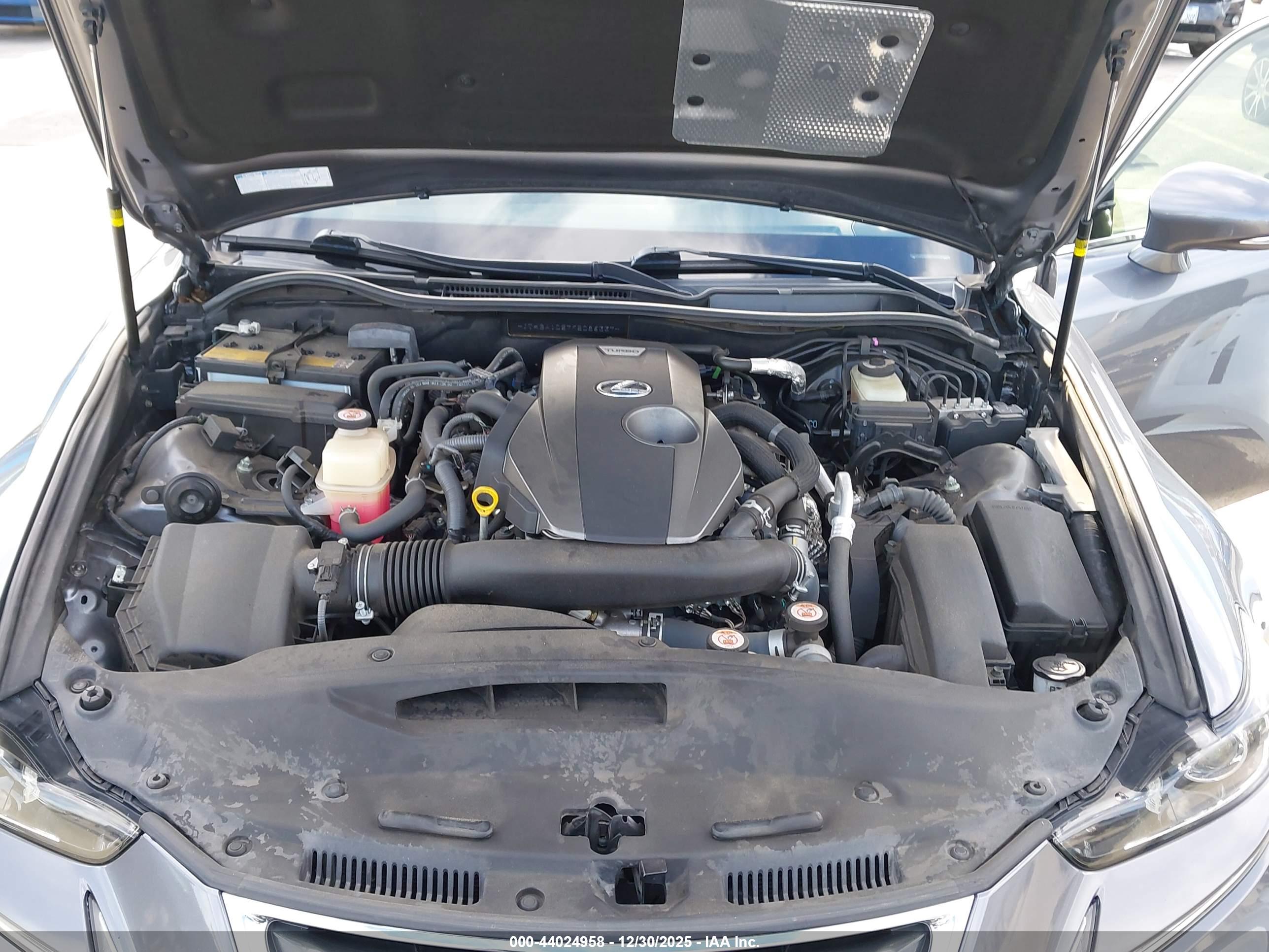 LEXUS IS image 10