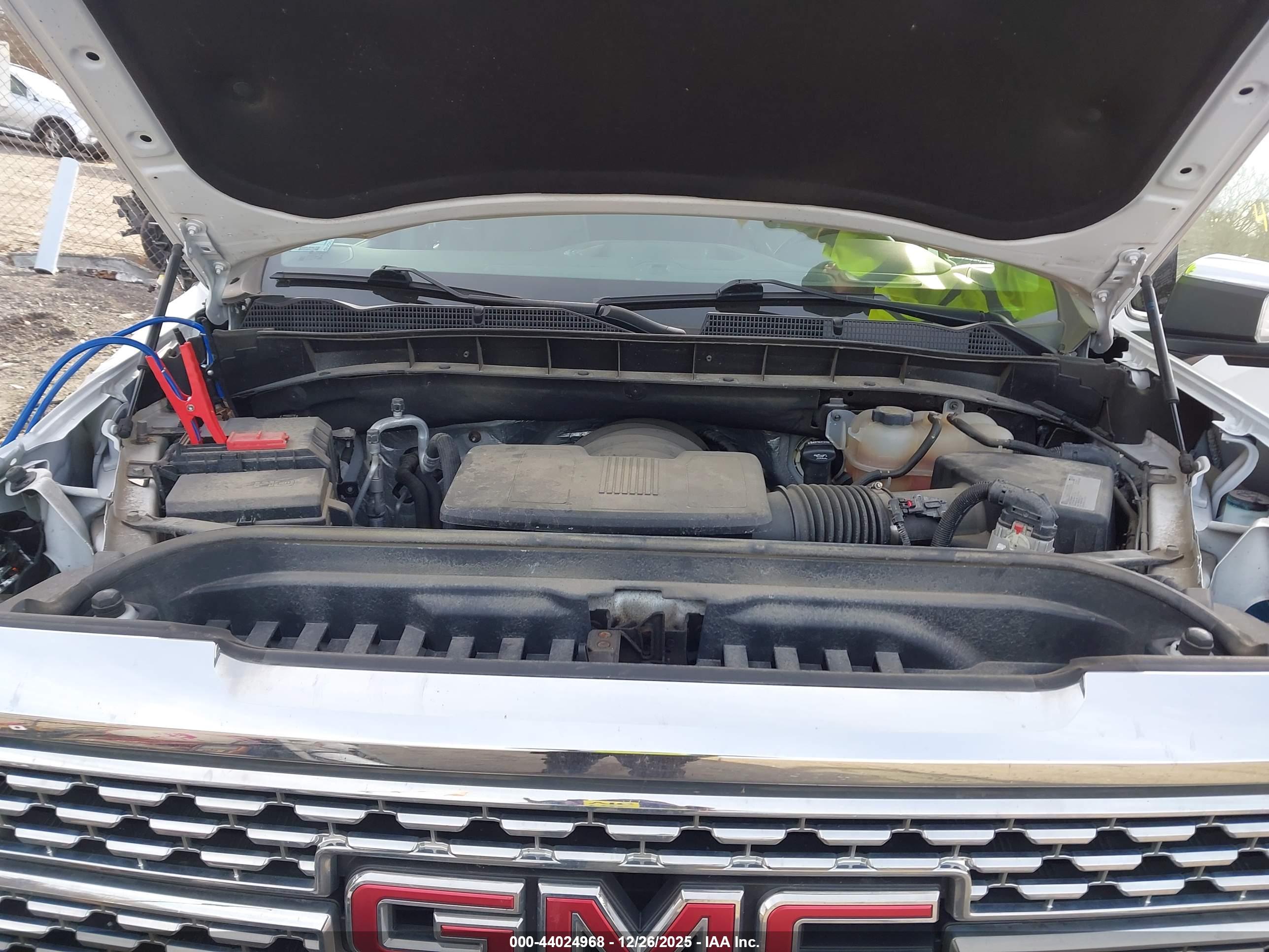 GMC SIERRA image 10