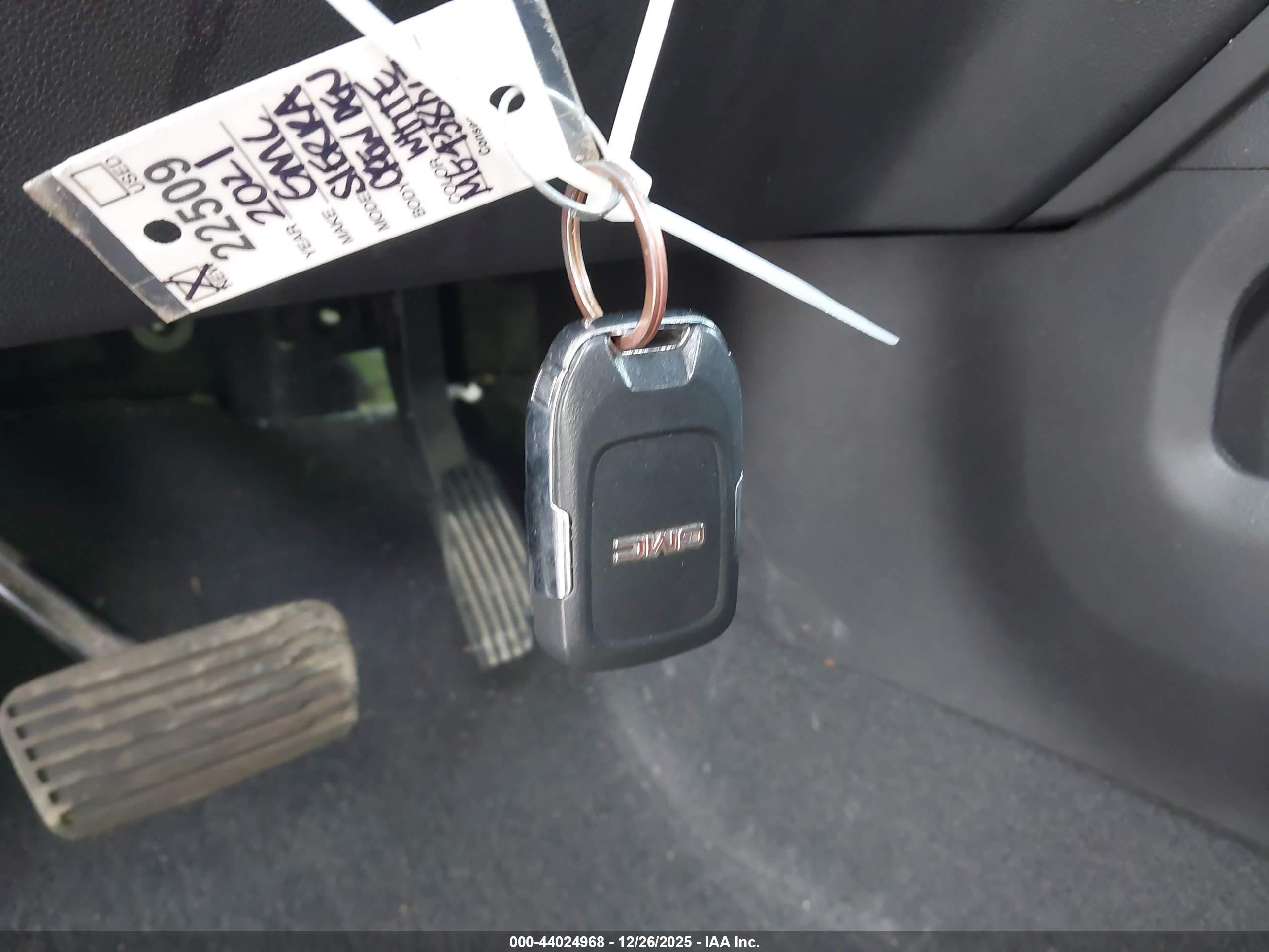 GMC SIERRA image 11