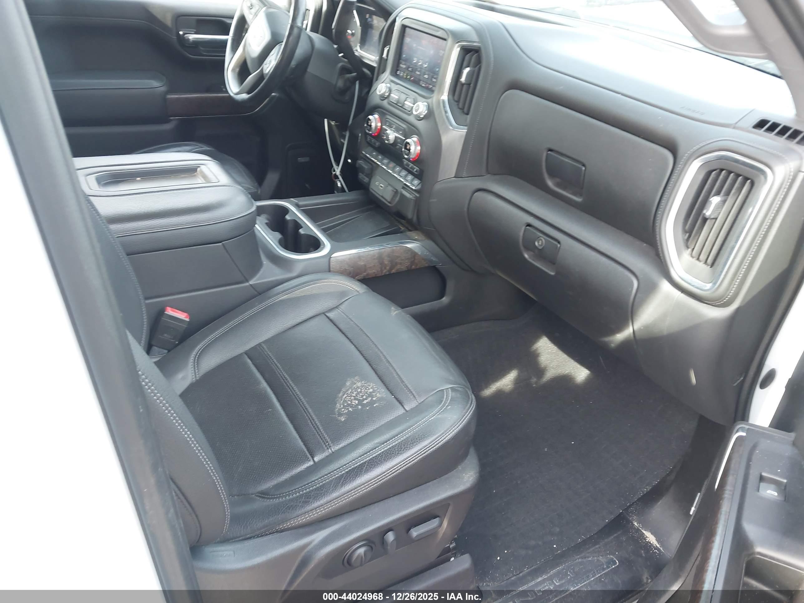 GMC SIERRA image 5