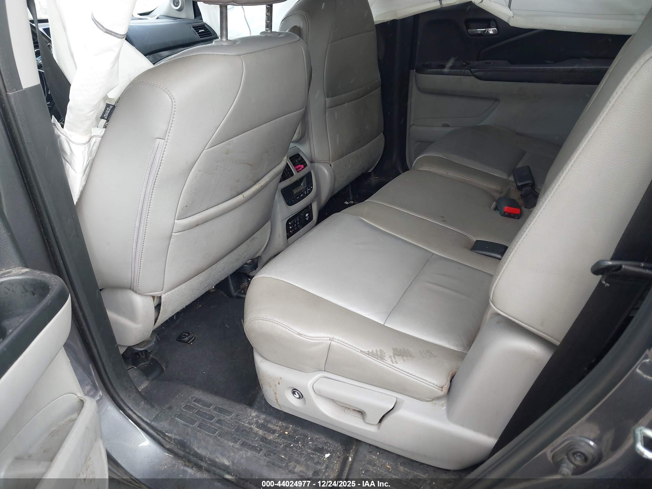 HONDA PILOT image 8