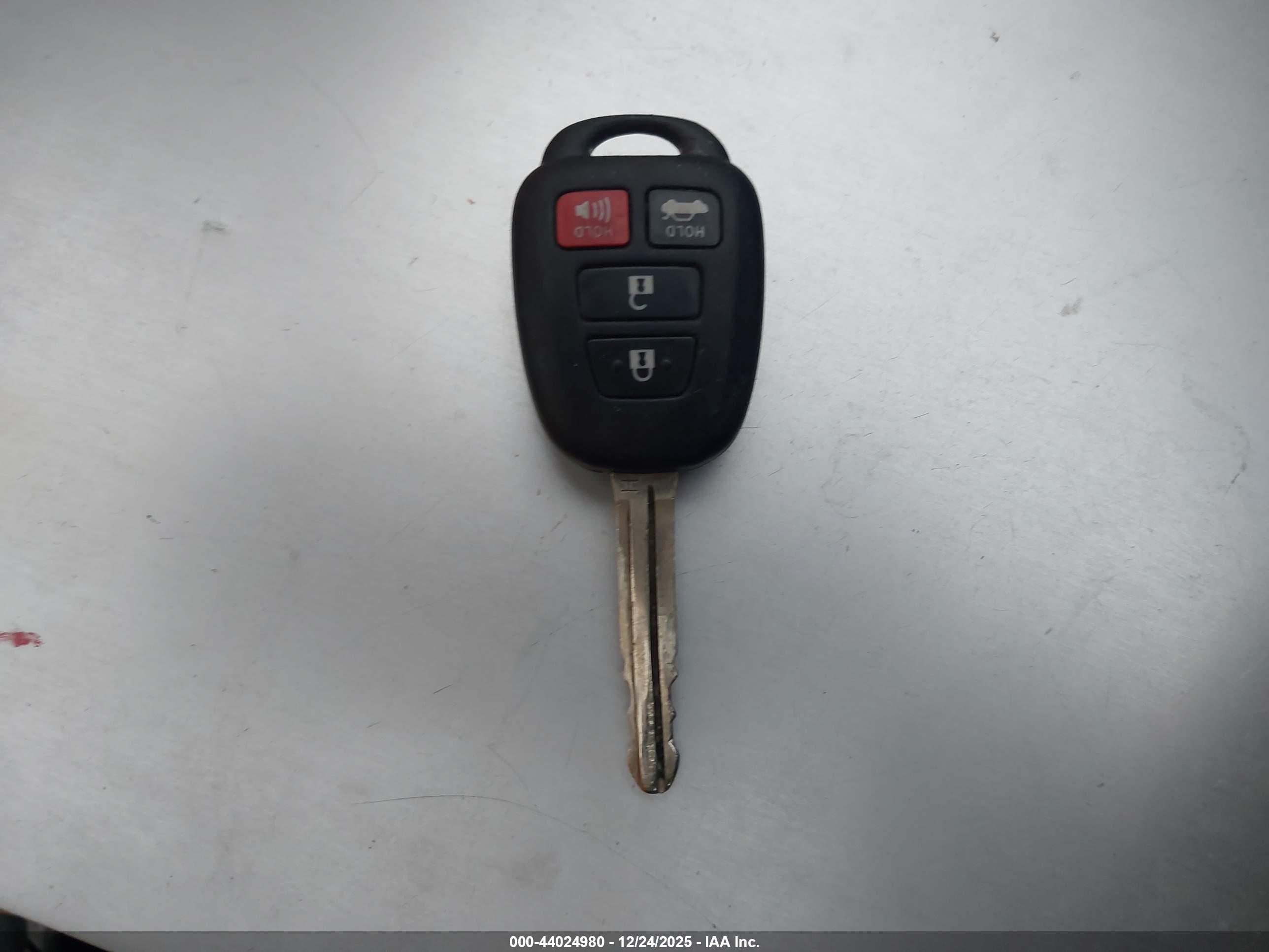 TOYOTA CAMRY image 11