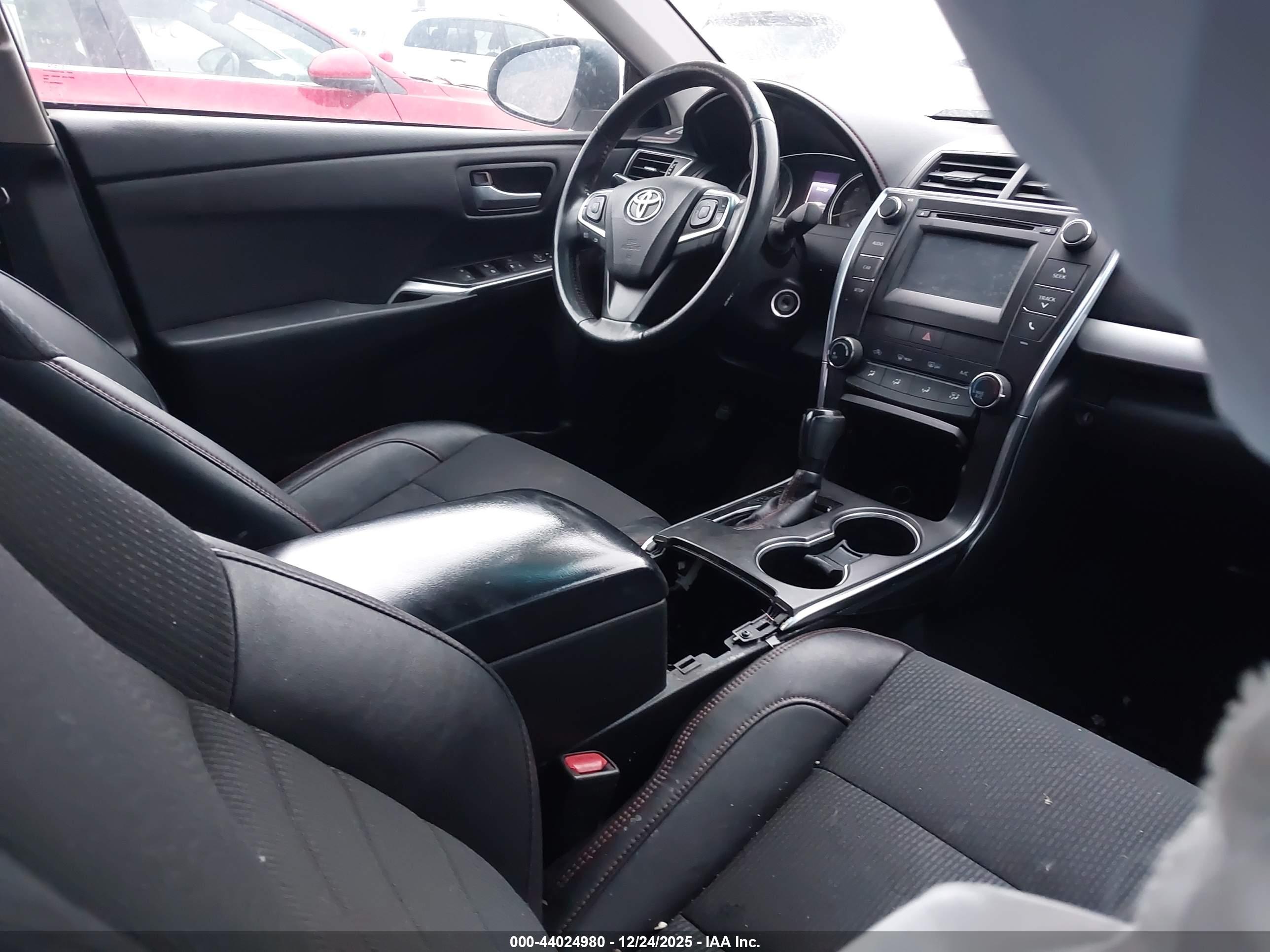 TOYOTA CAMRY image 5