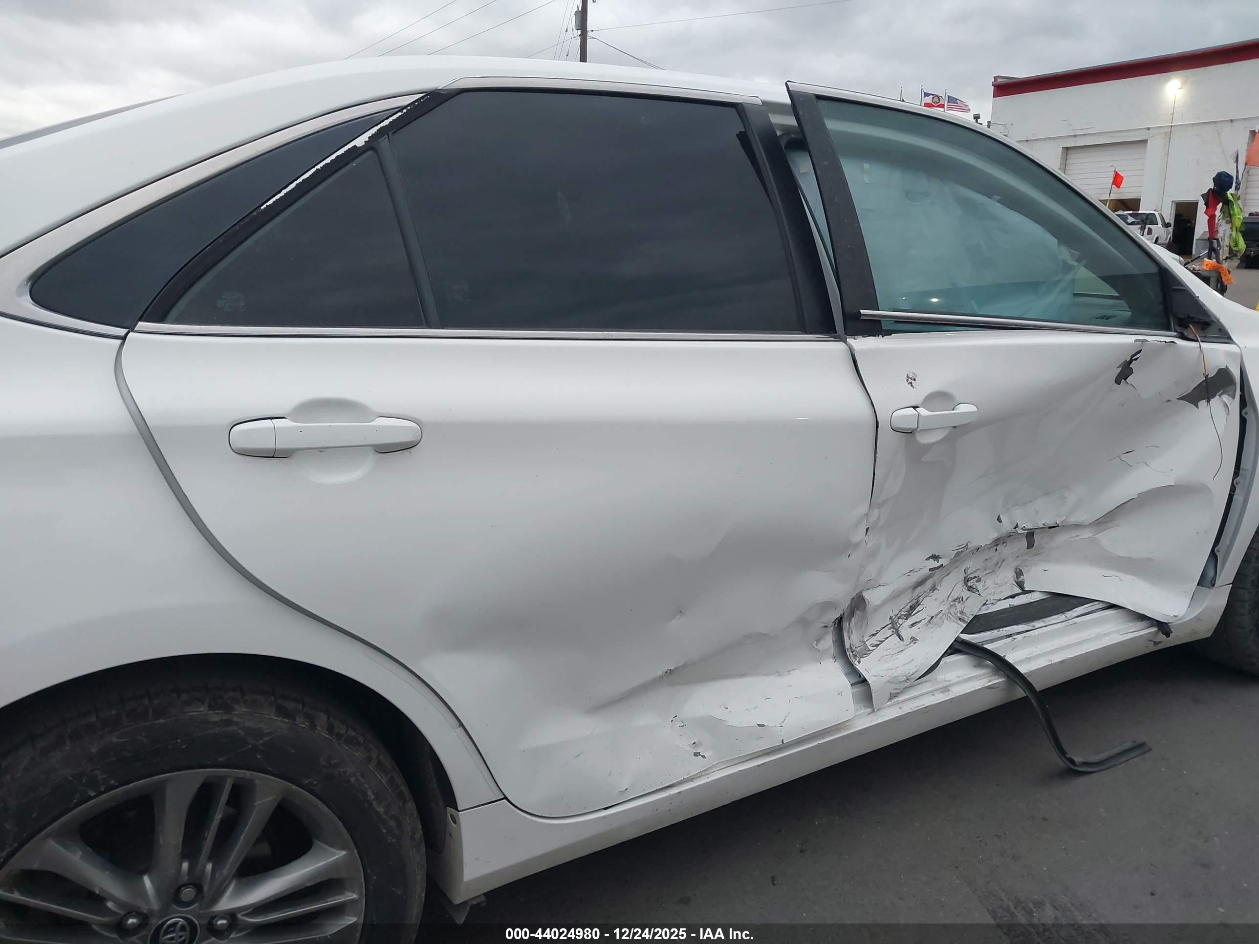 TOYOTA CAMRY image 6