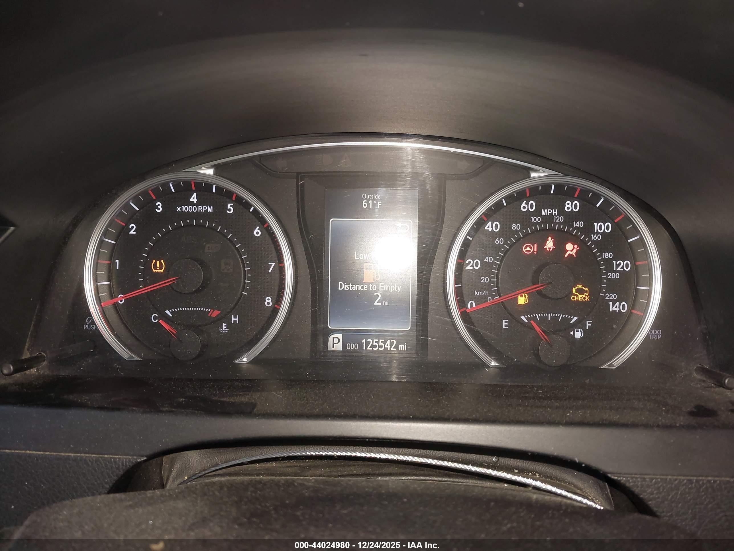 TOYOTA CAMRY image 7