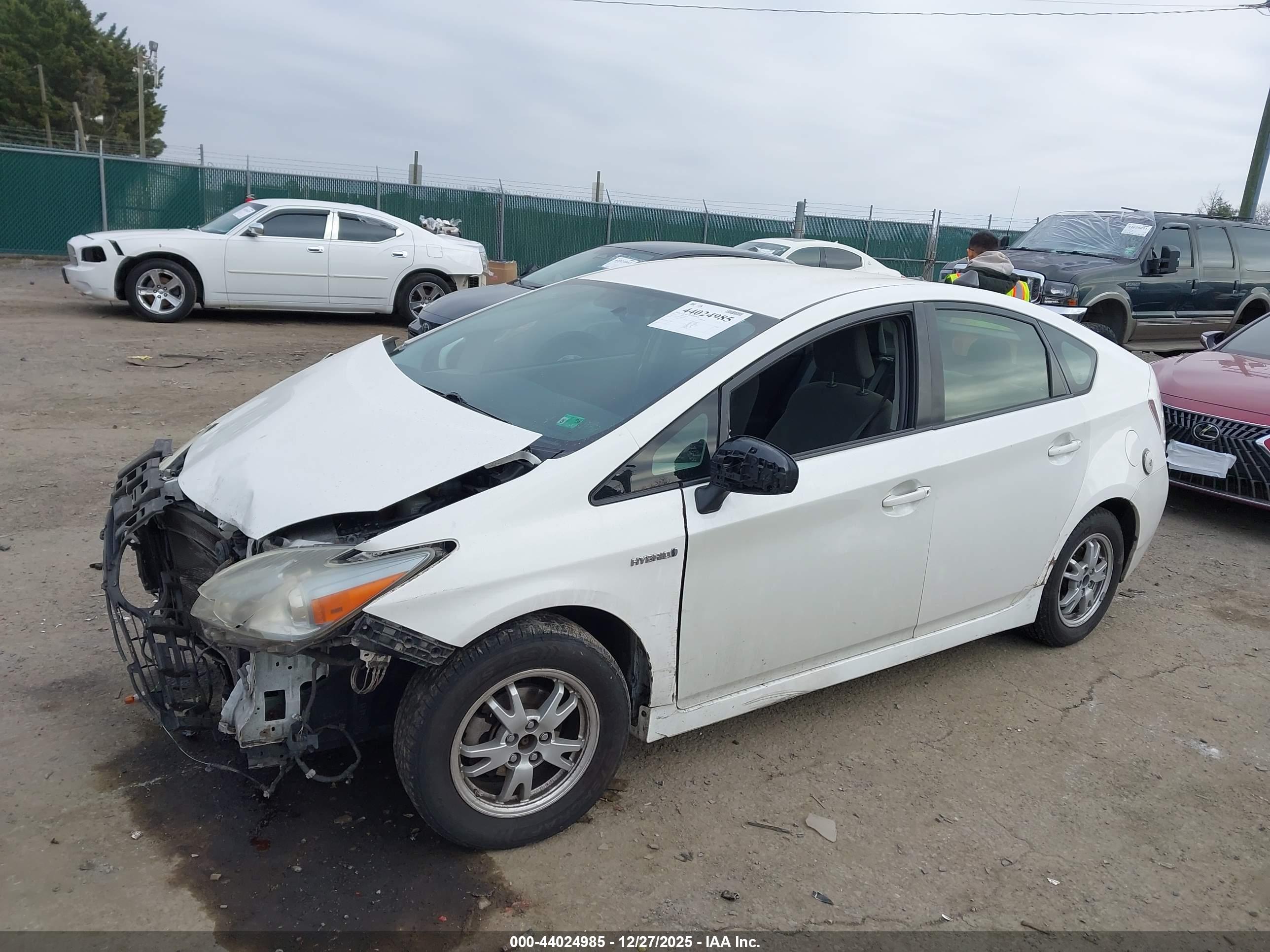 TOYOTA PRIUS image 2