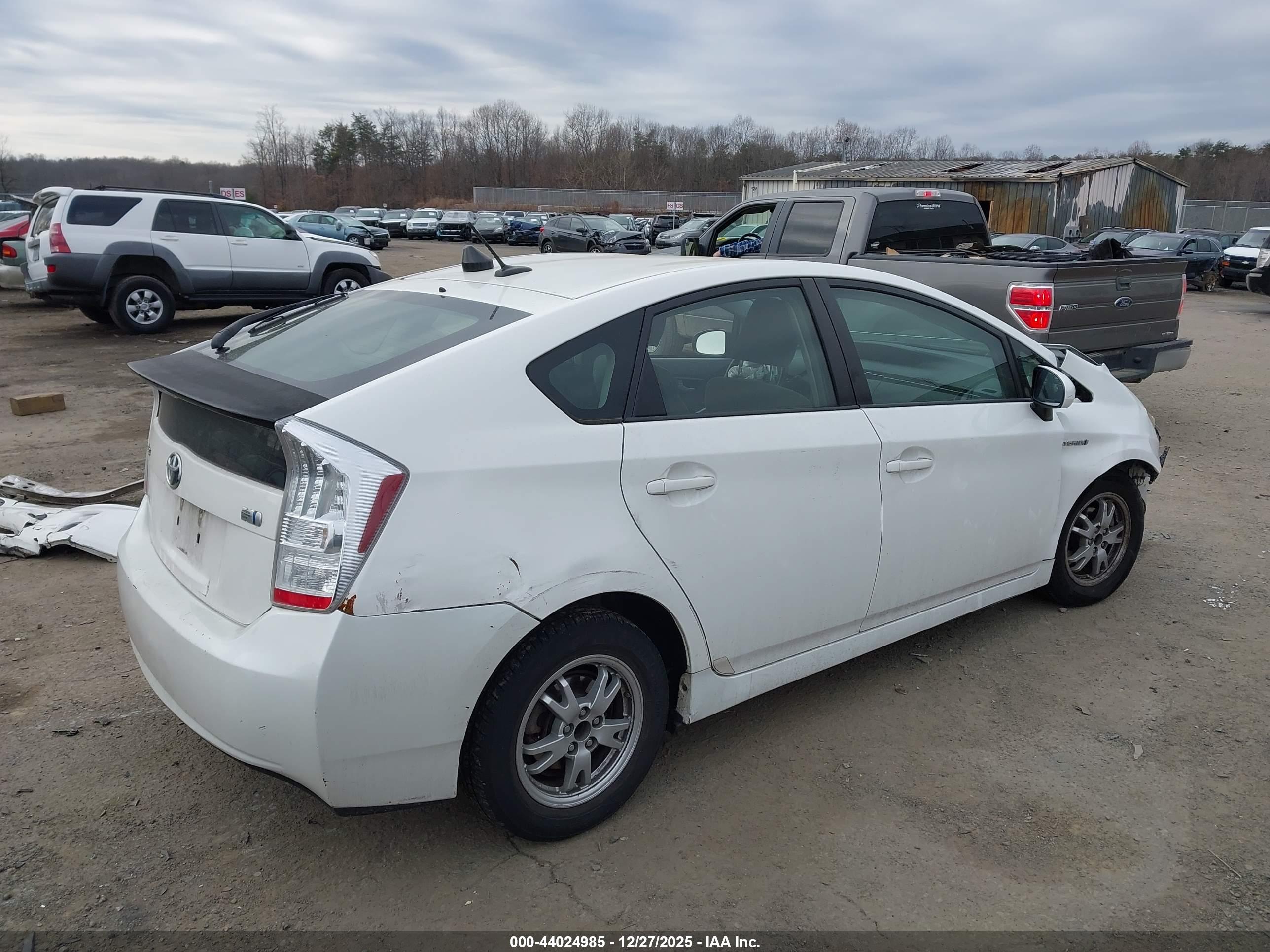 TOYOTA PRIUS image 4
