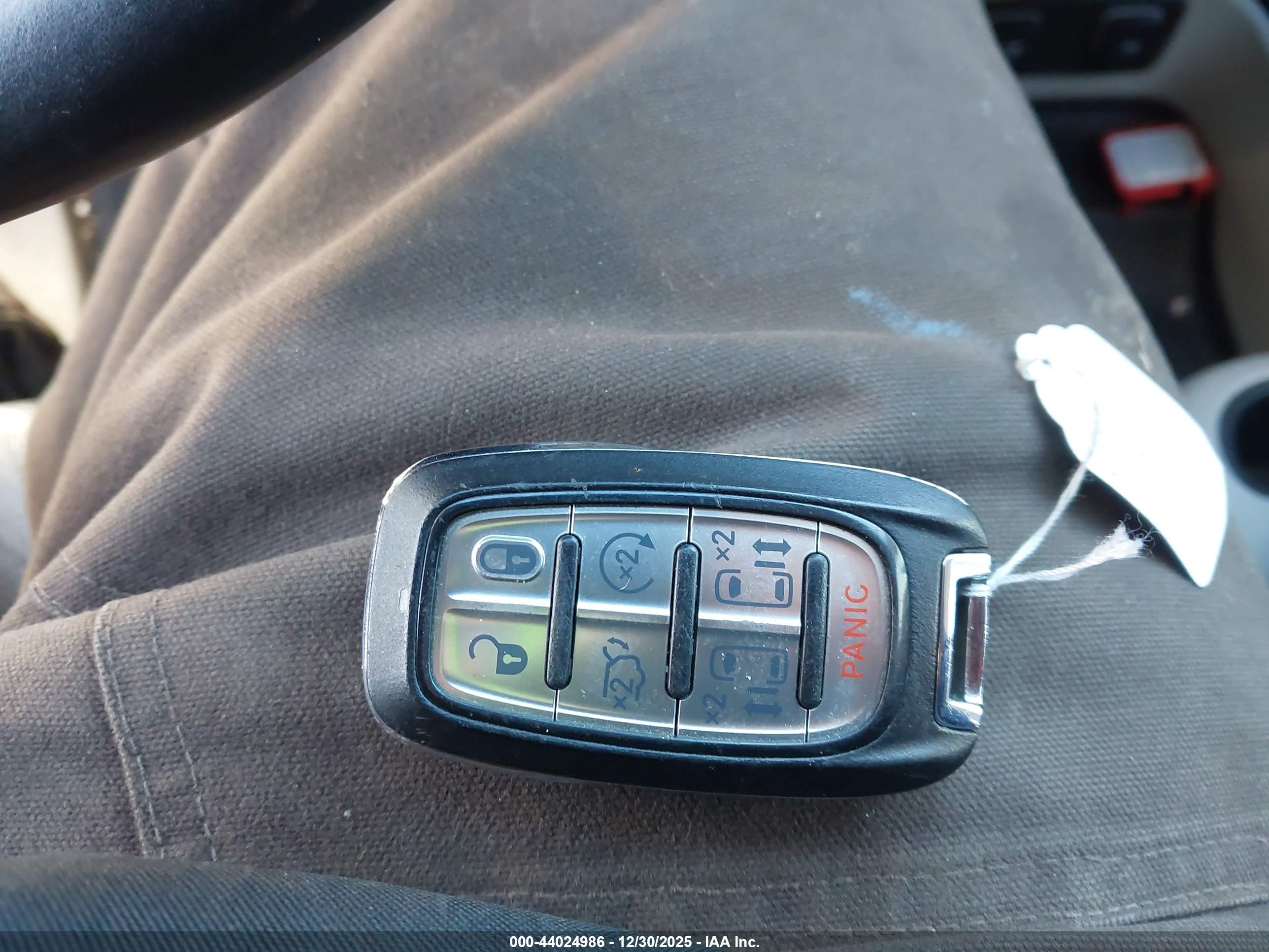 CHRYSLER PACIFICA image 11