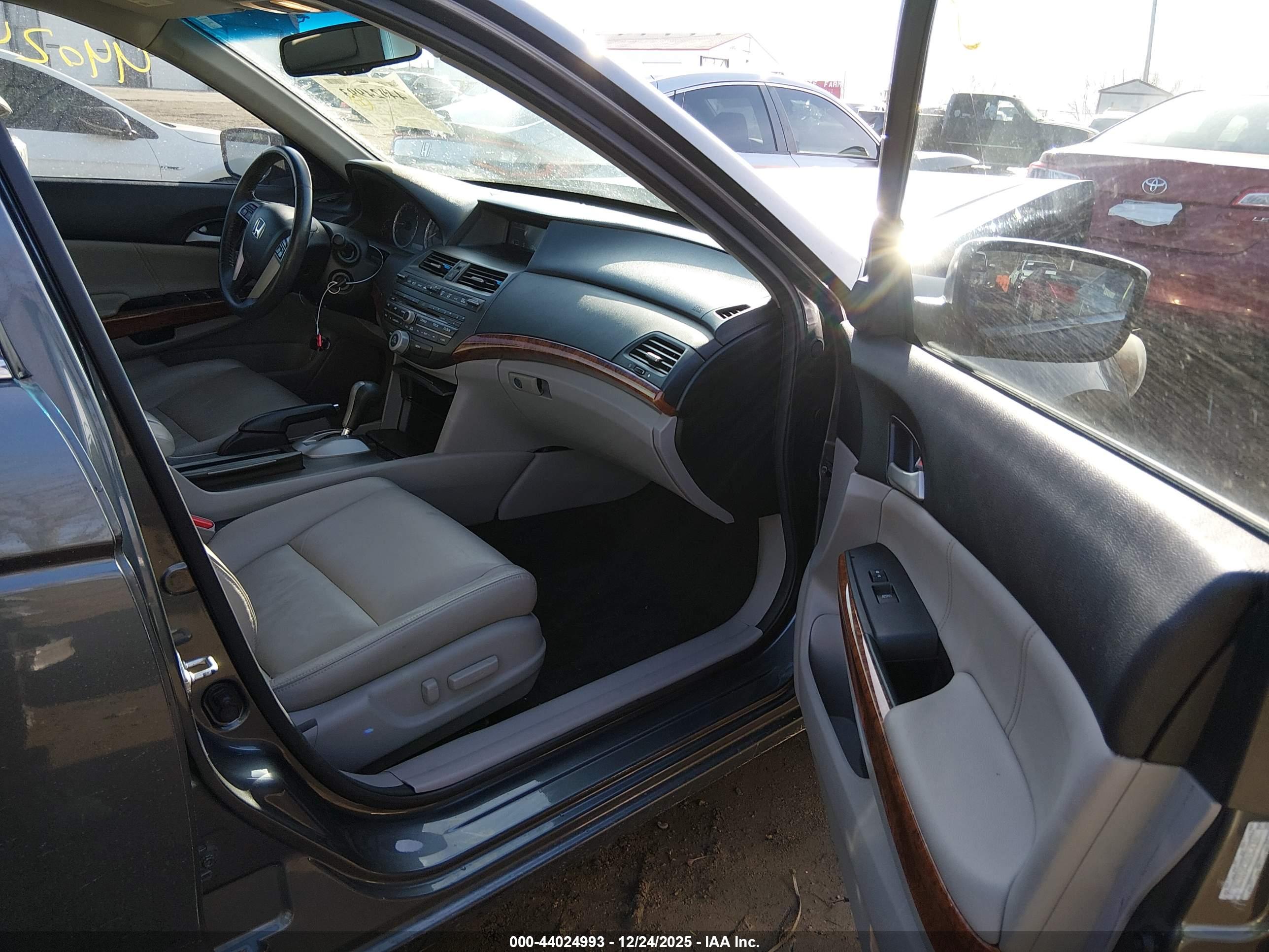 HONDA ACCORD image 5