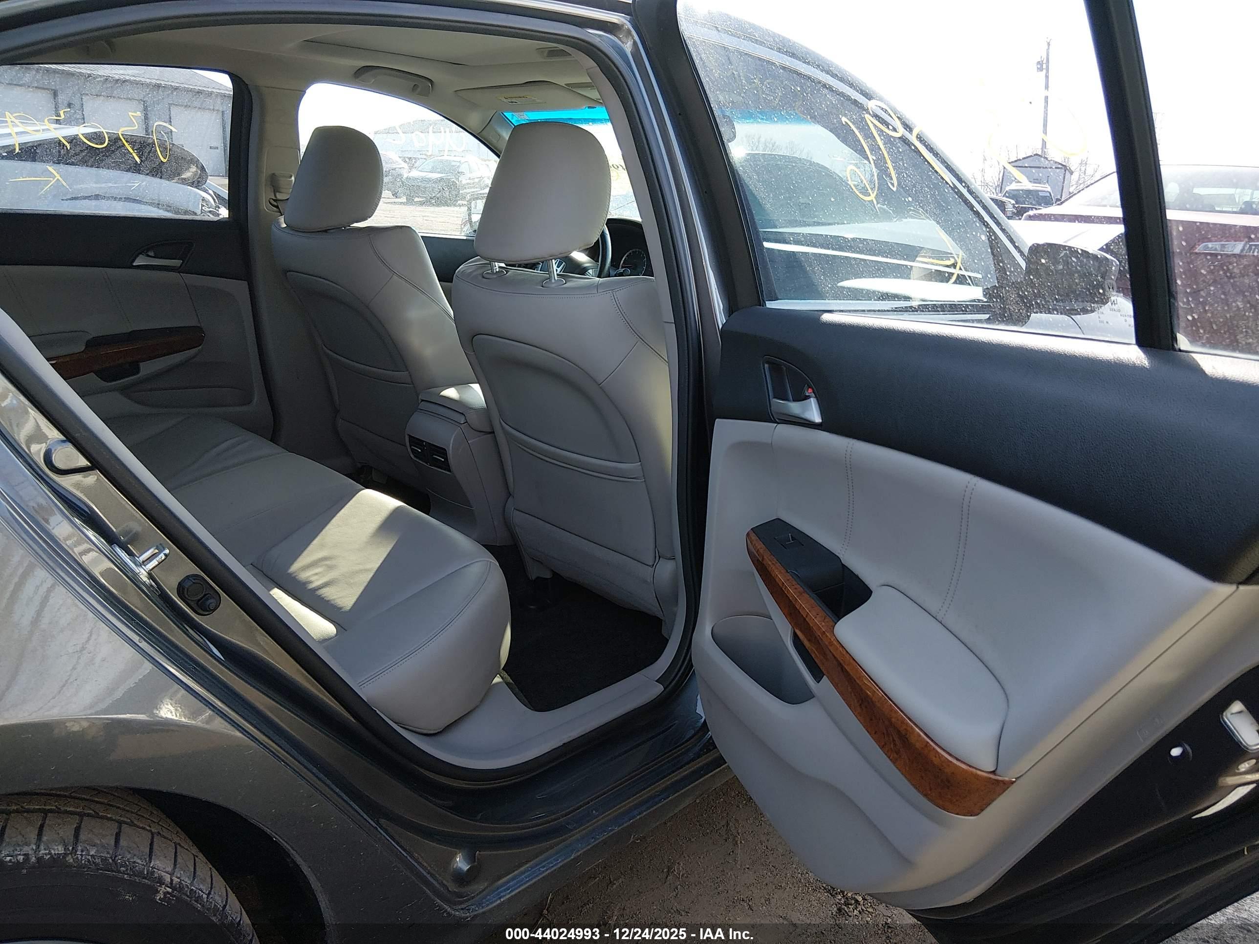 HONDA ACCORD image 8