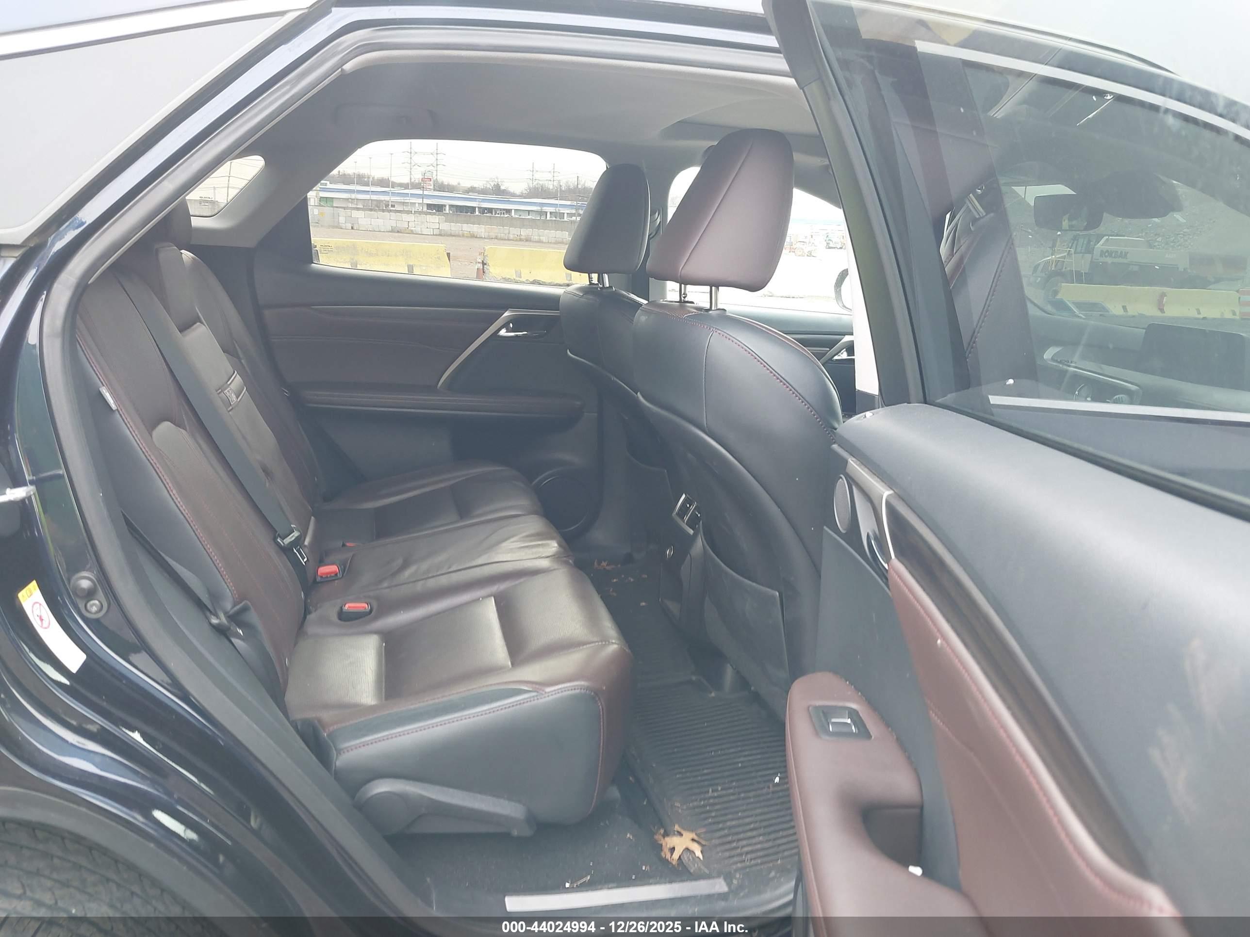 LEXUS RX image 8