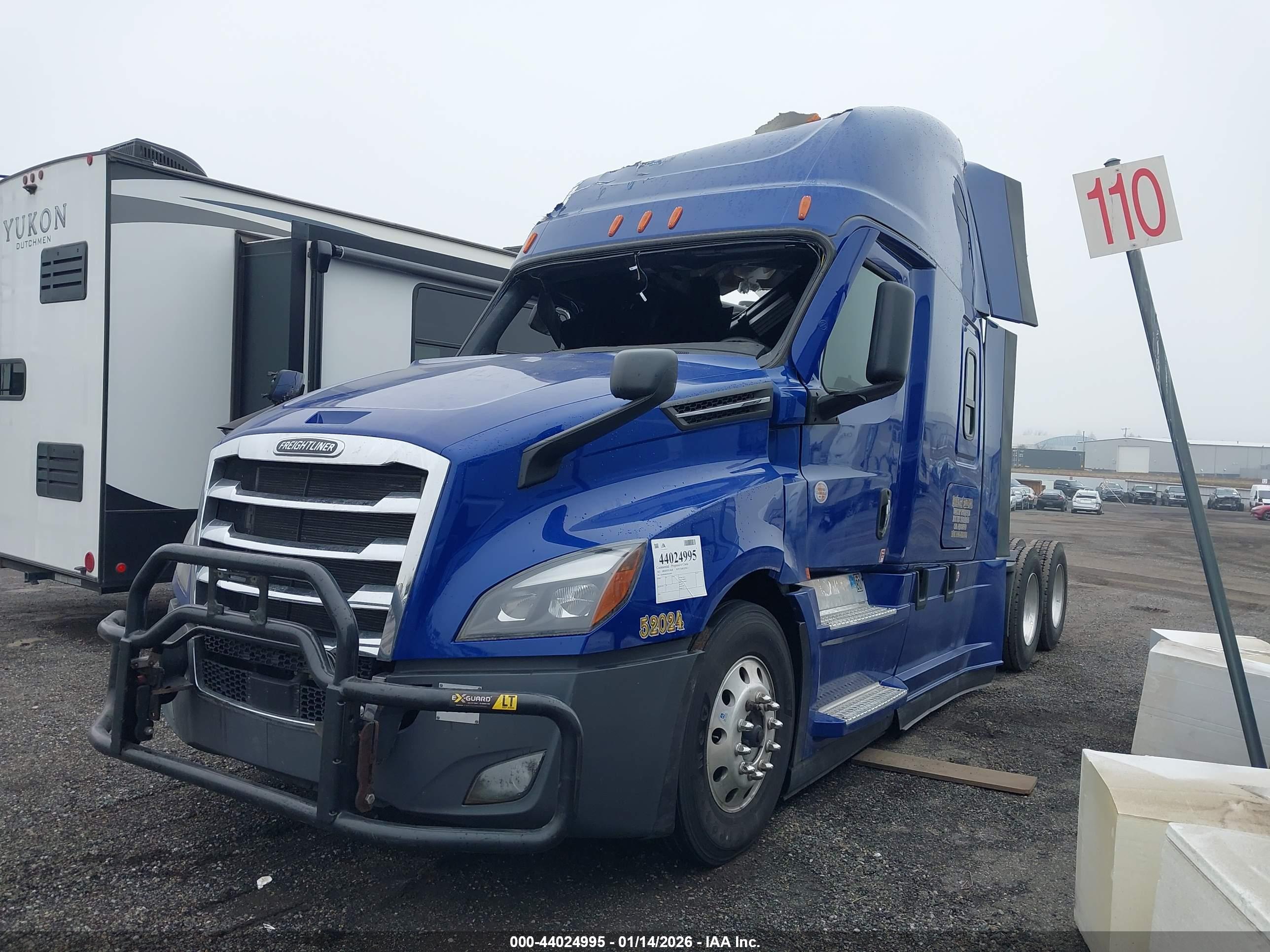 FREIGHTLINER NEW image 2