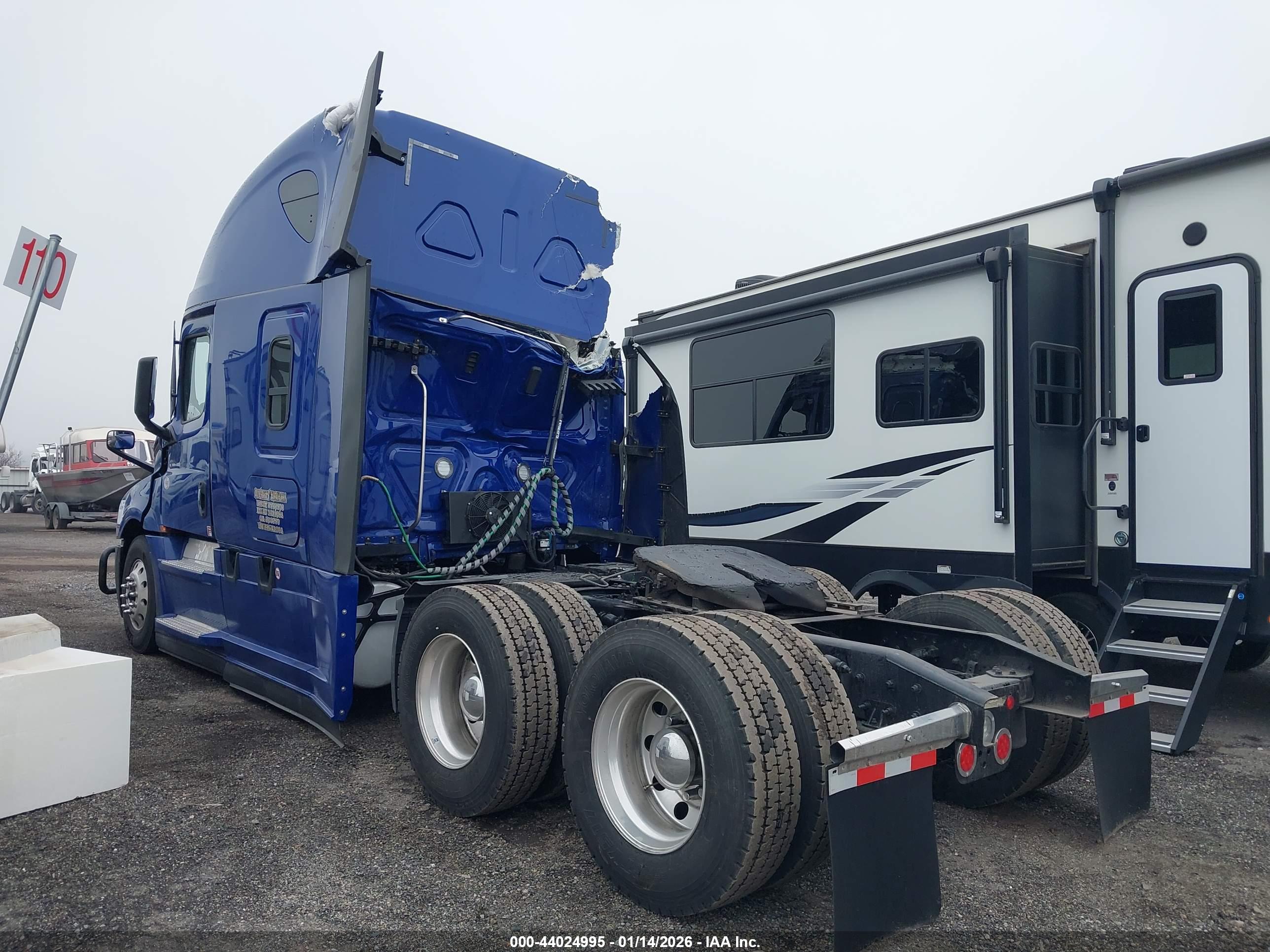 FREIGHTLINER NEW image 3