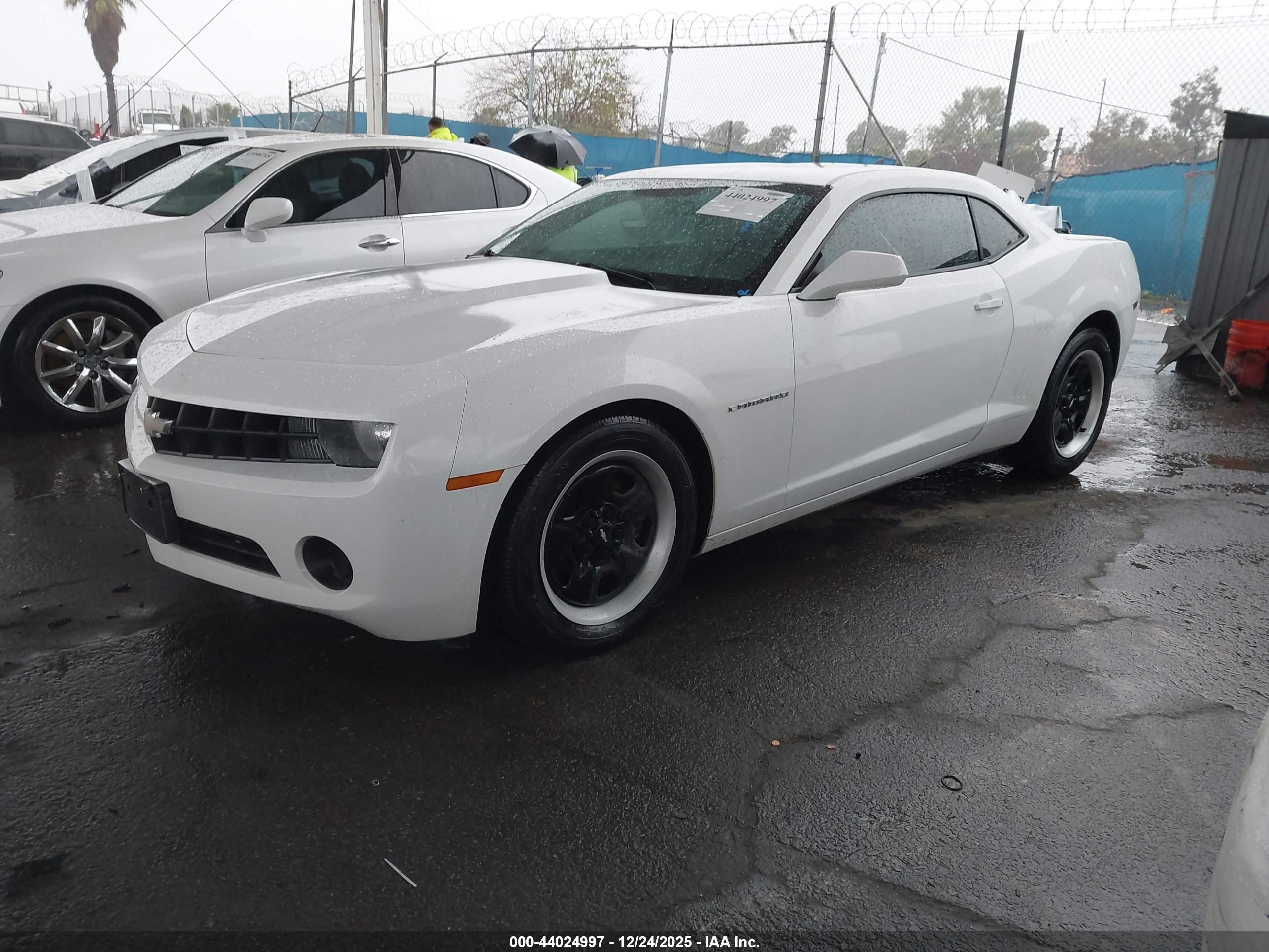 CHEVROLET CAMARO image 2