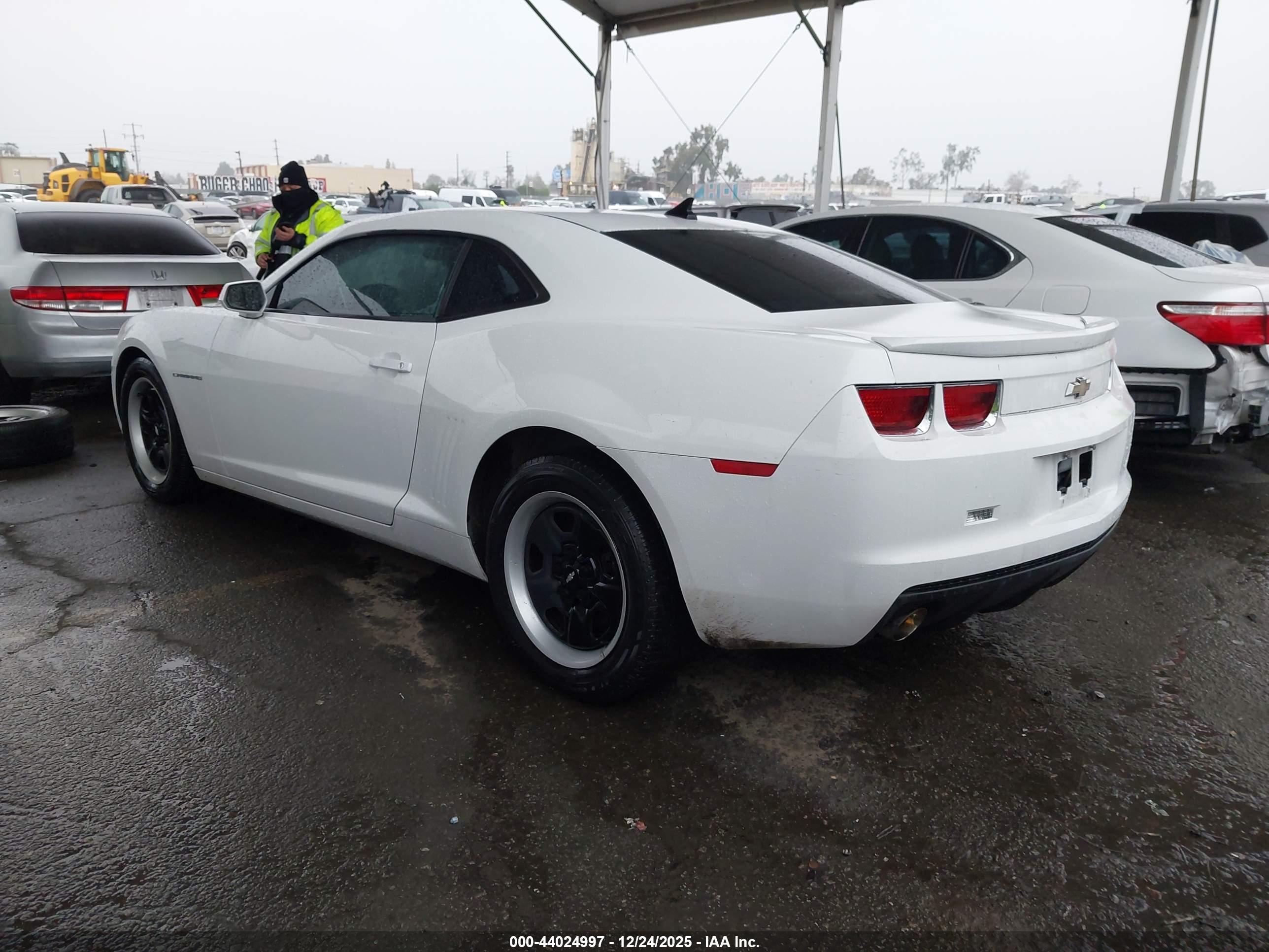 CHEVROLET CAMARO image 3