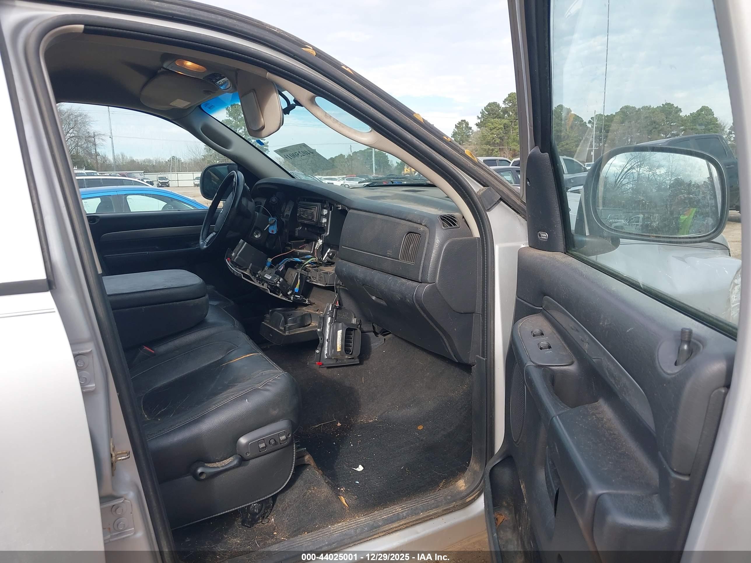 DODGE RAM image 5