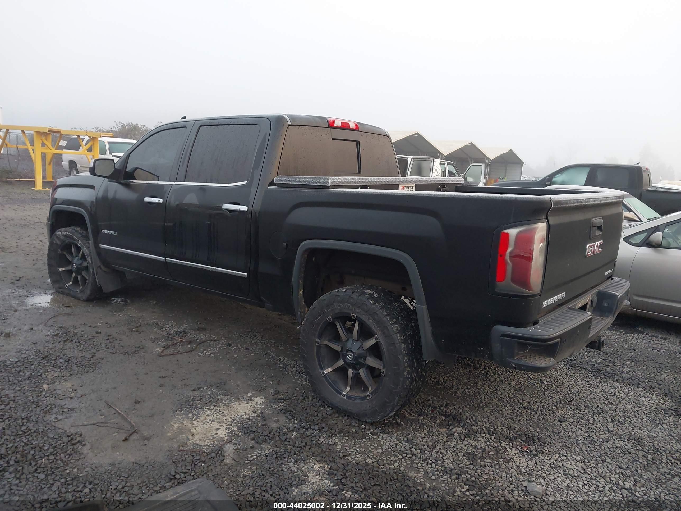 GMC SIERRA image 3