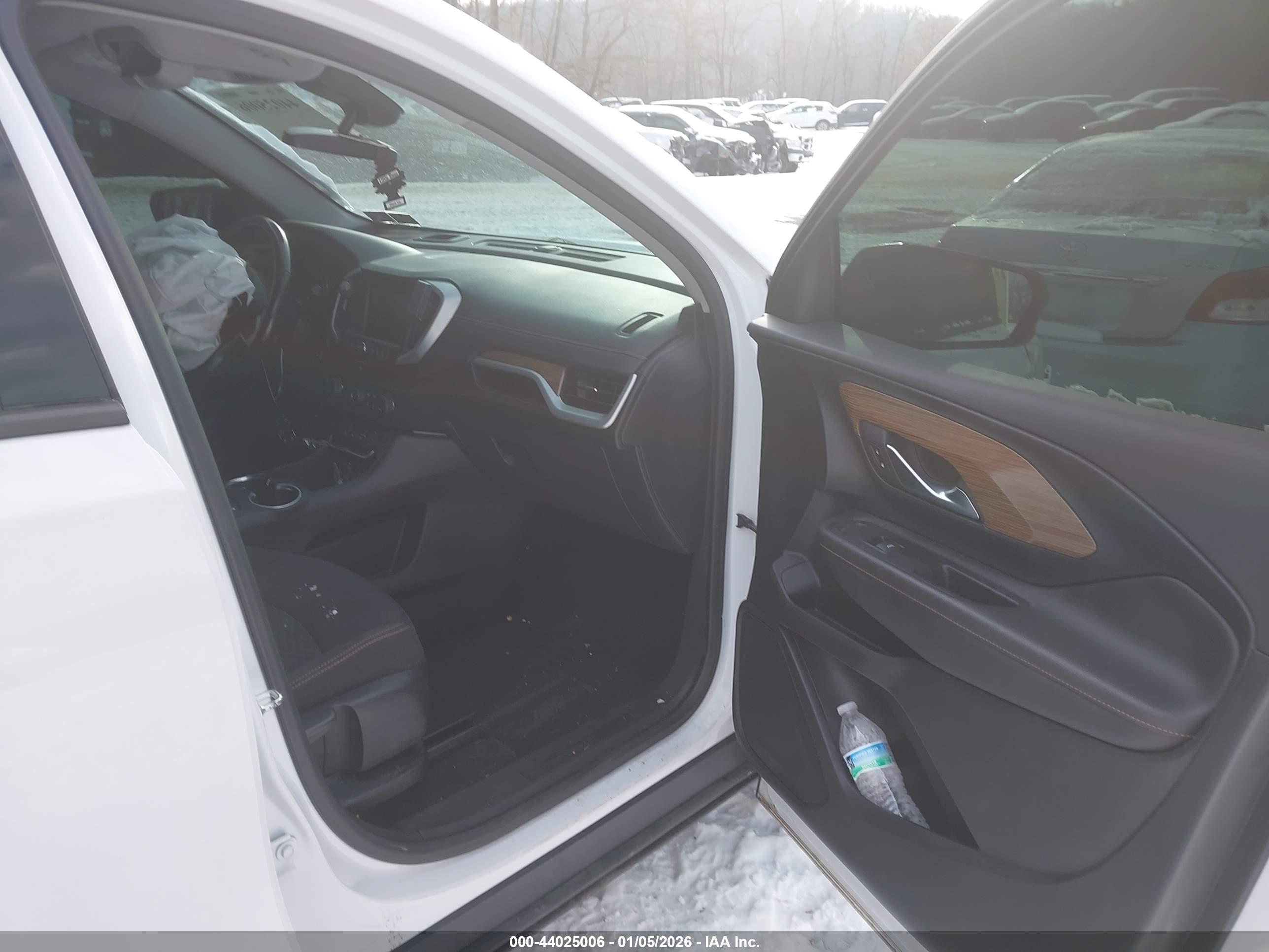 GMC TERRAIN image 5