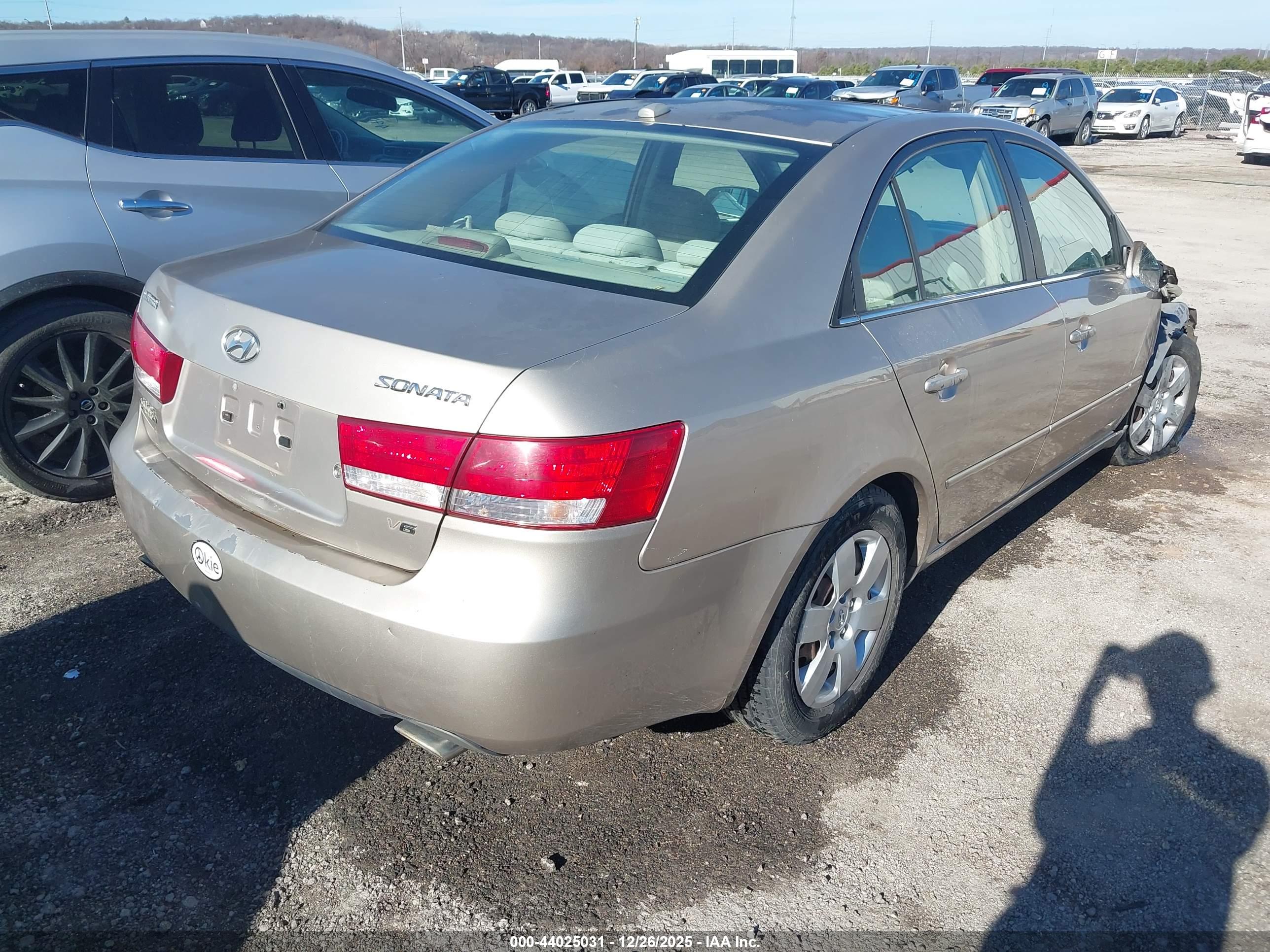 HYUNDAI SONATA image 4