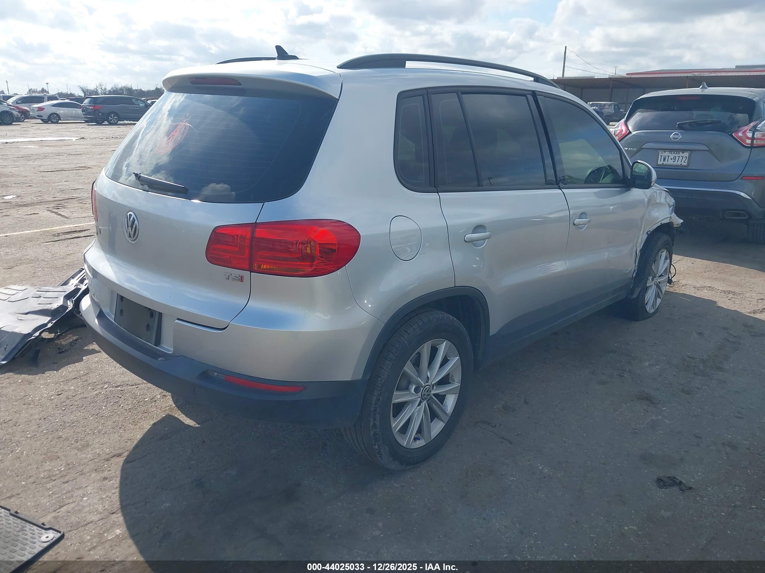 VOLKSWAGEN TIGUAN image 4