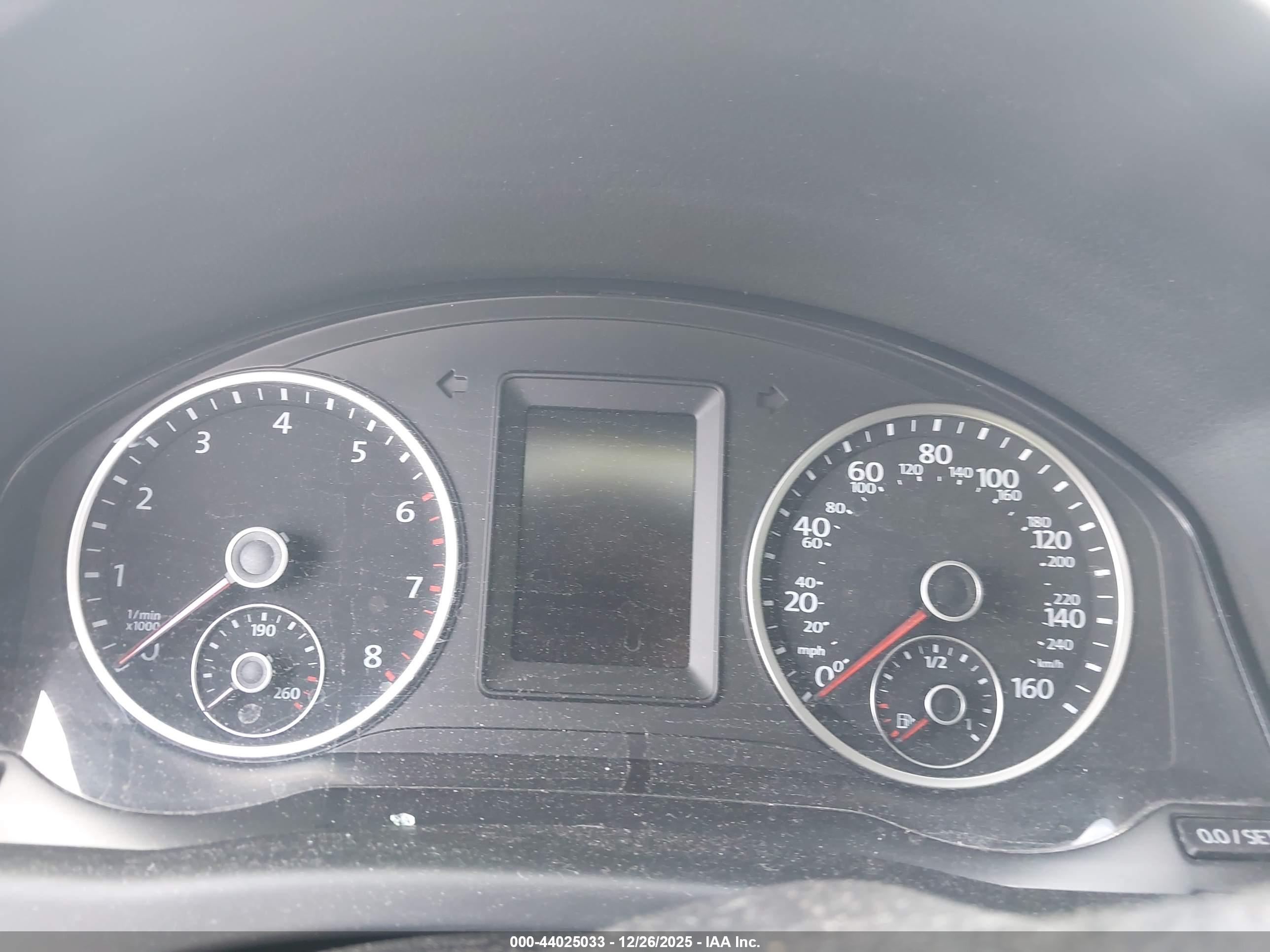 VOLKSWAGEN TIGUAN image 7