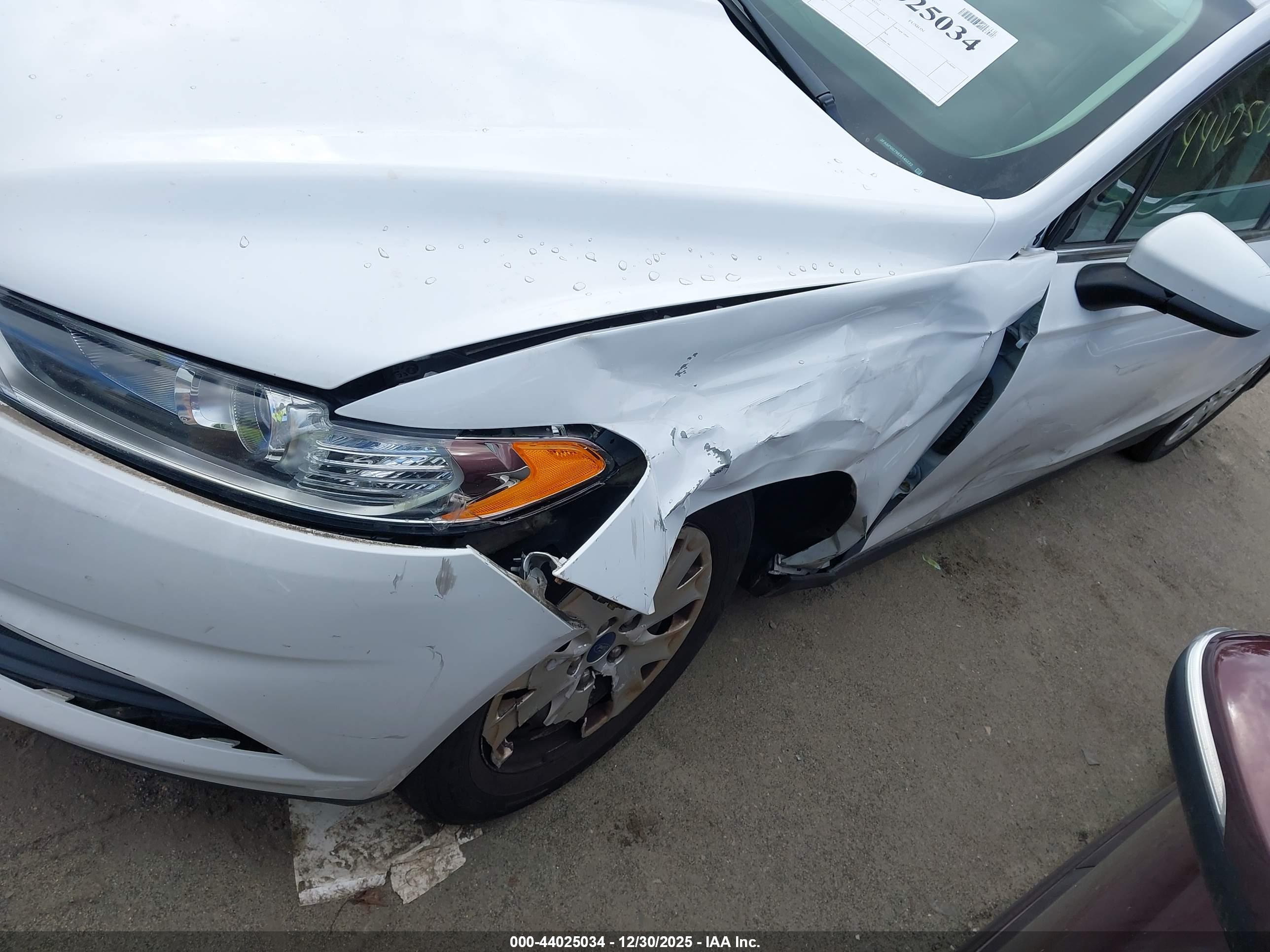 FORD FUSION image 2