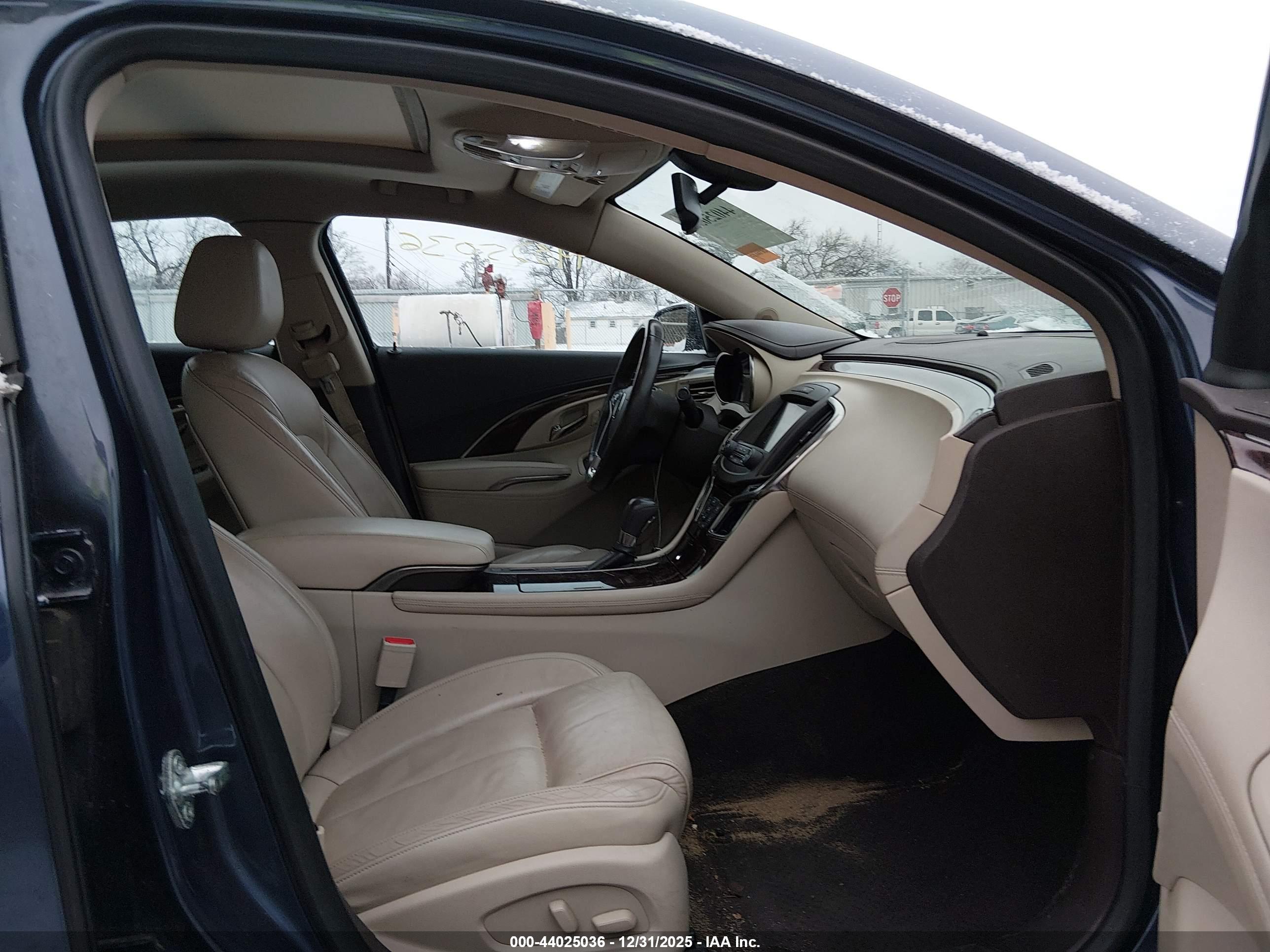 BUICK LACROSSE image 5