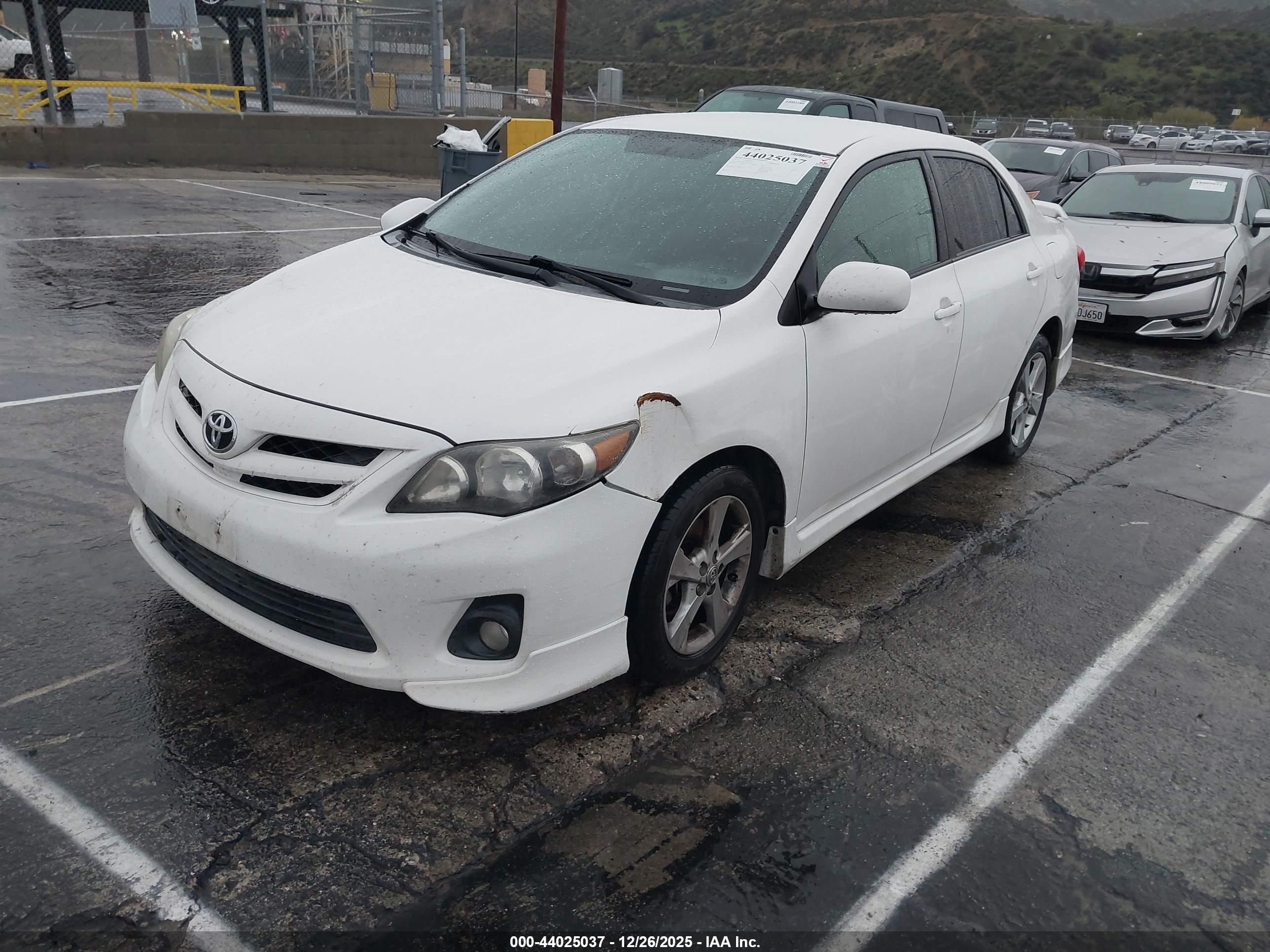TOYOTA COROLLA image 2