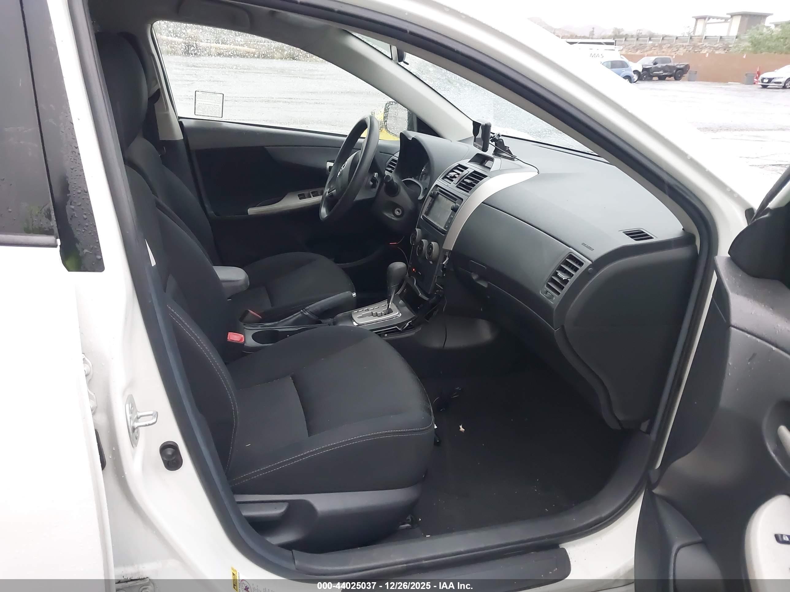 TOYOTA COROLLA image 5