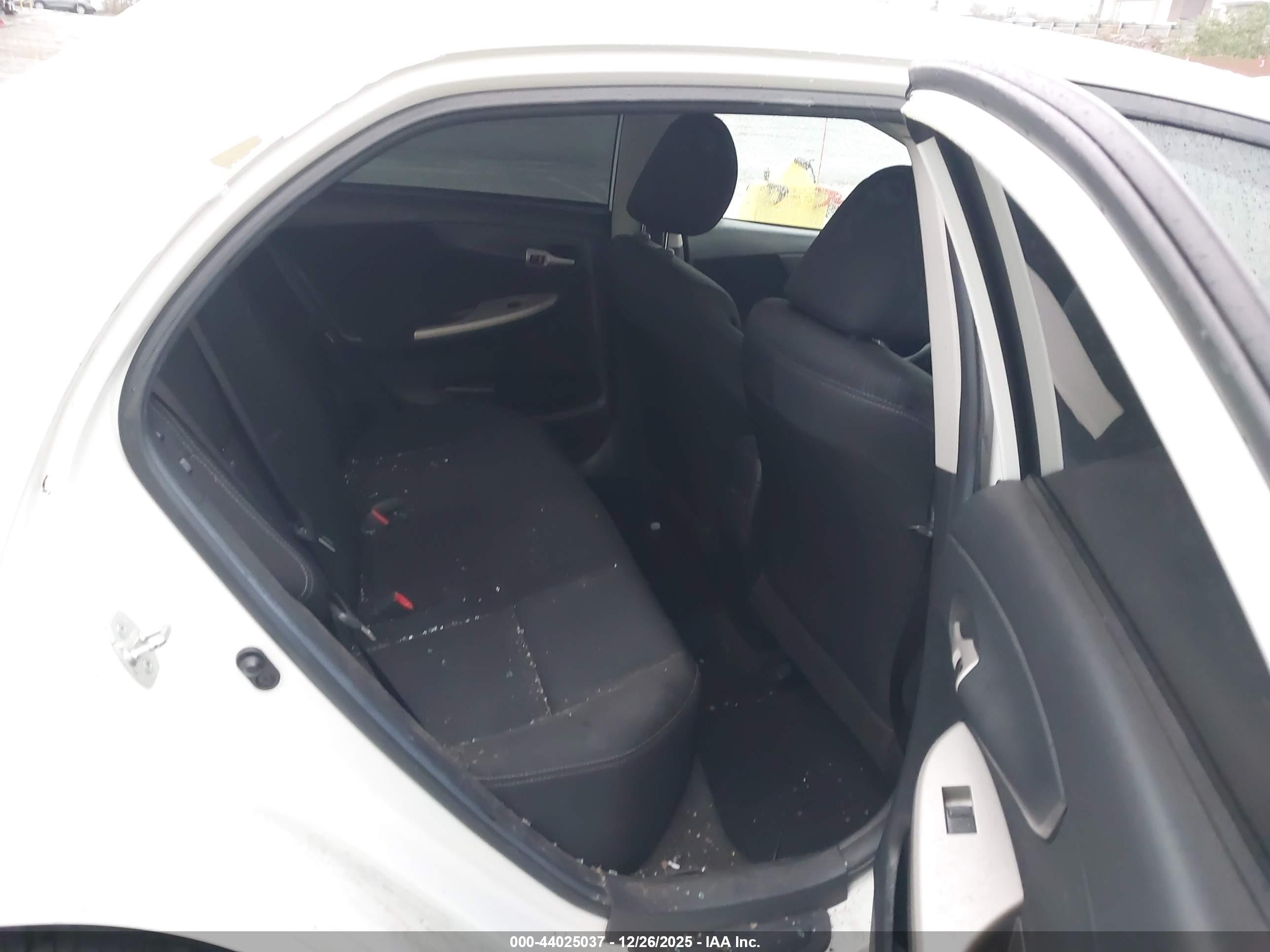 TOYOTA COROLLA image 8