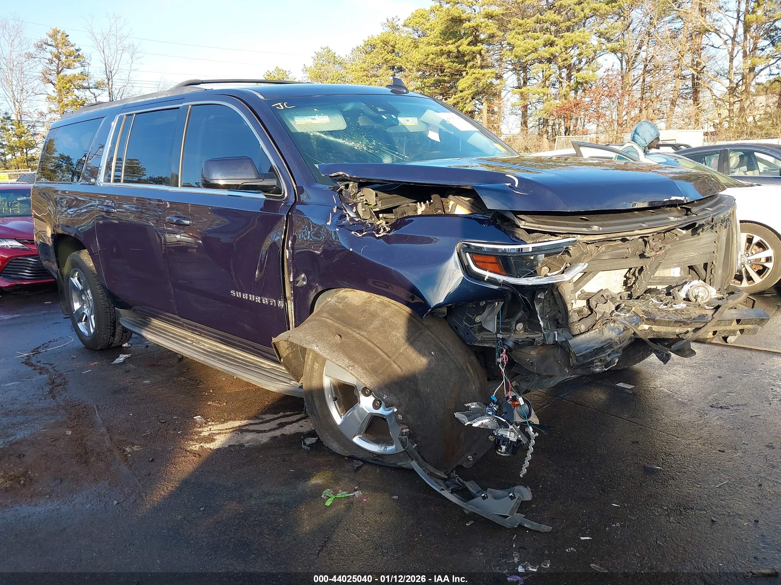 CHEVROLET SUBURBAN image 6