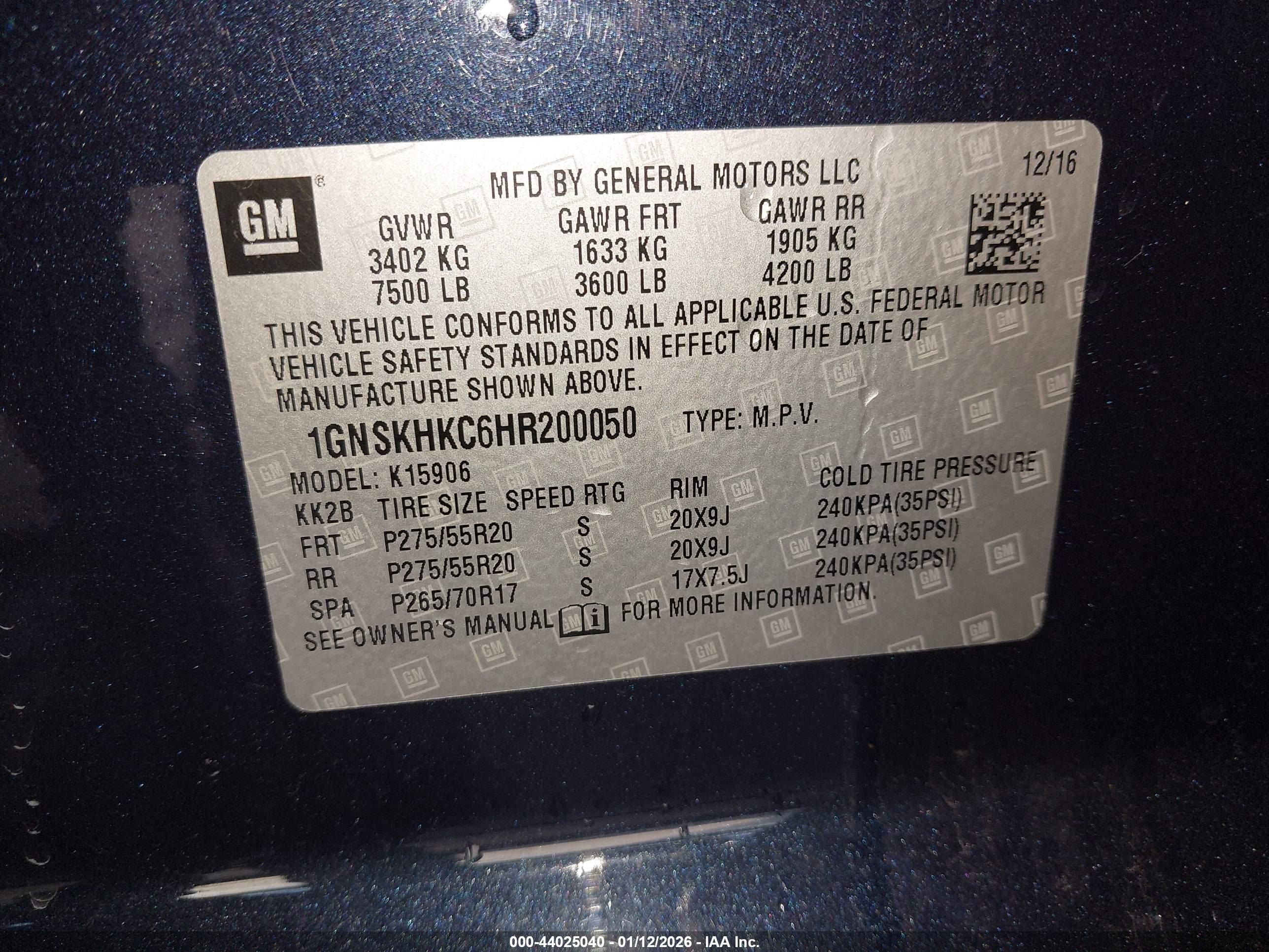 CHEVROLET SUBURBAN image 9