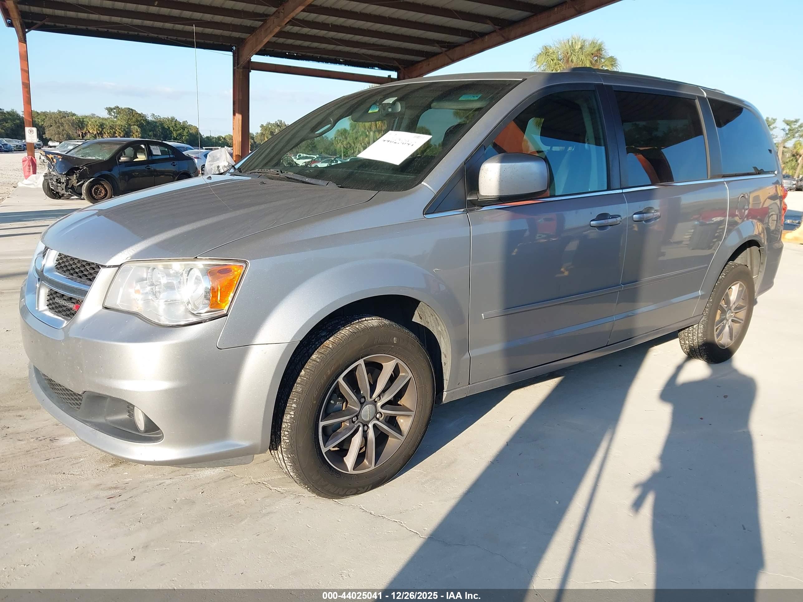 DODGE GRAND image 2