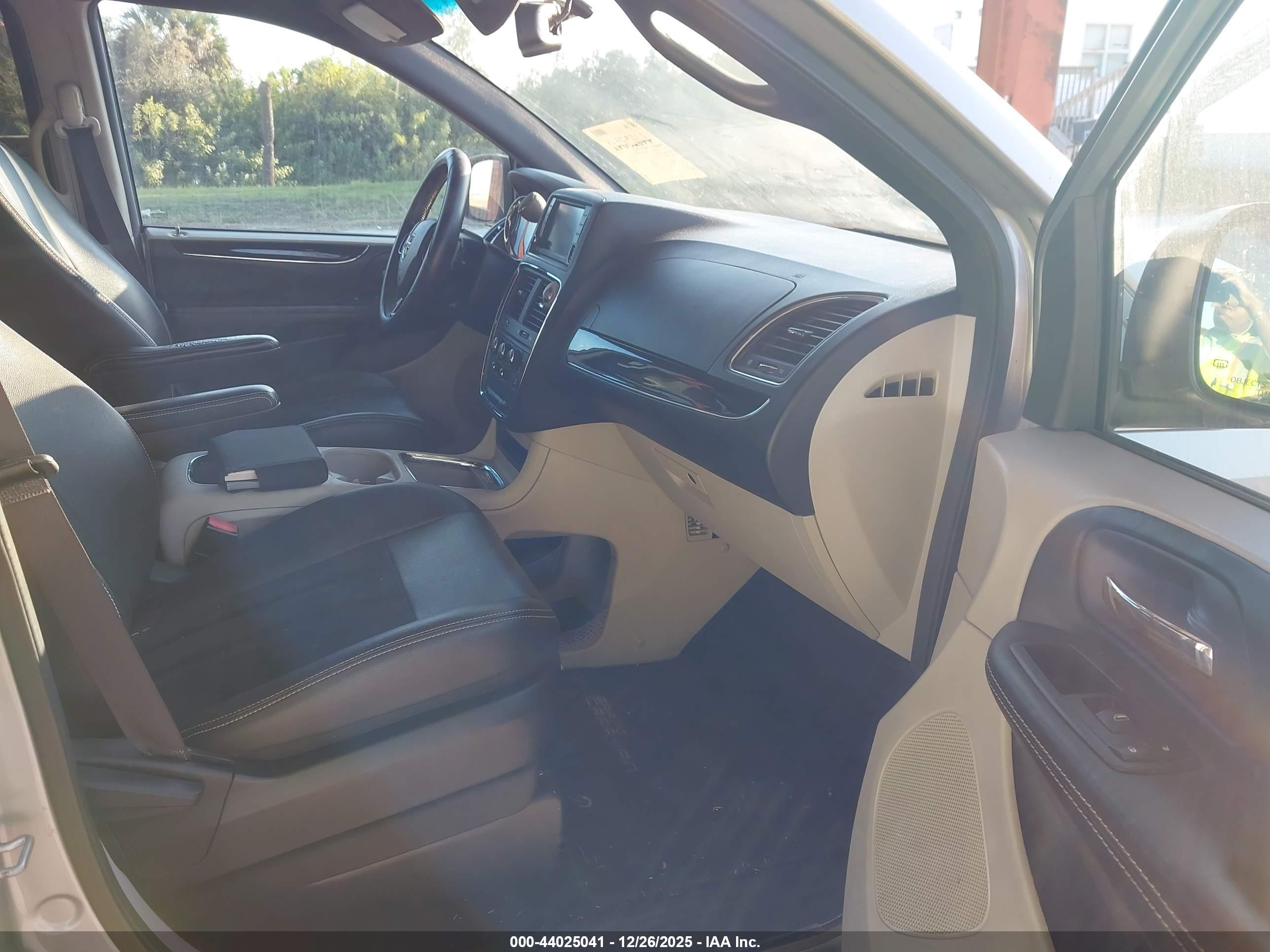 DODGE GRAND image 5