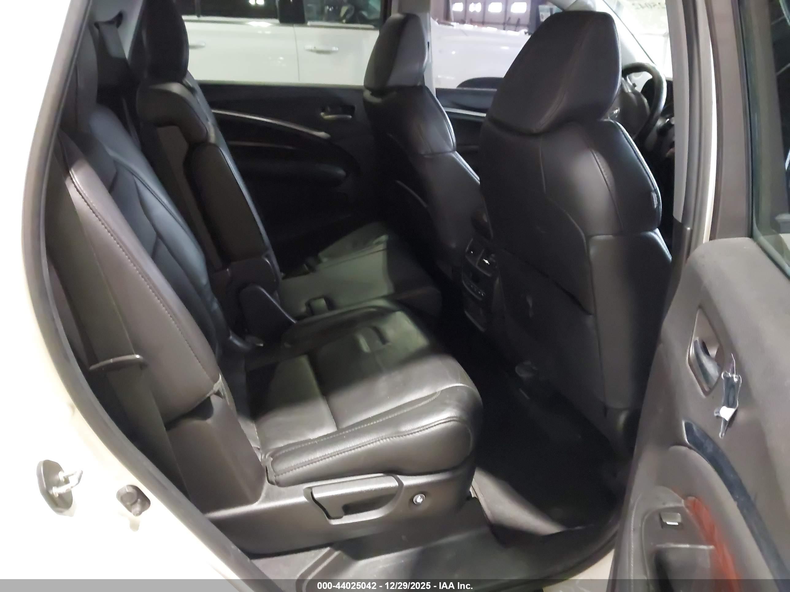 ACURA MDX image 8