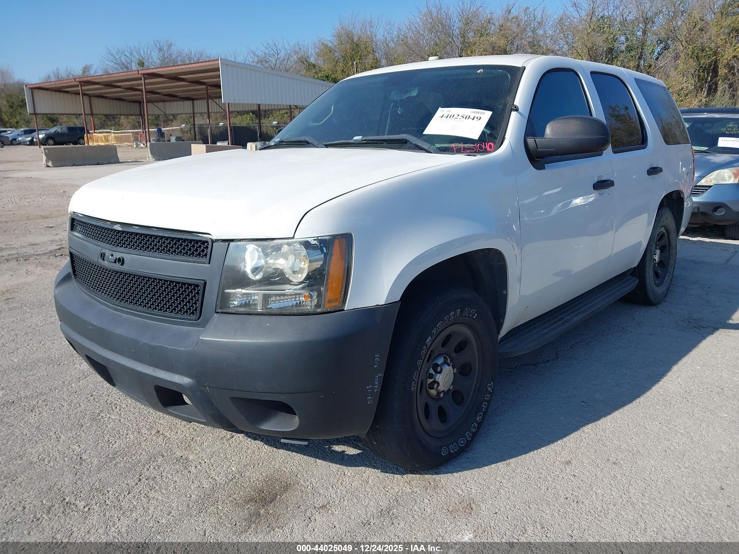 CHEVROLET TAHOE image 2