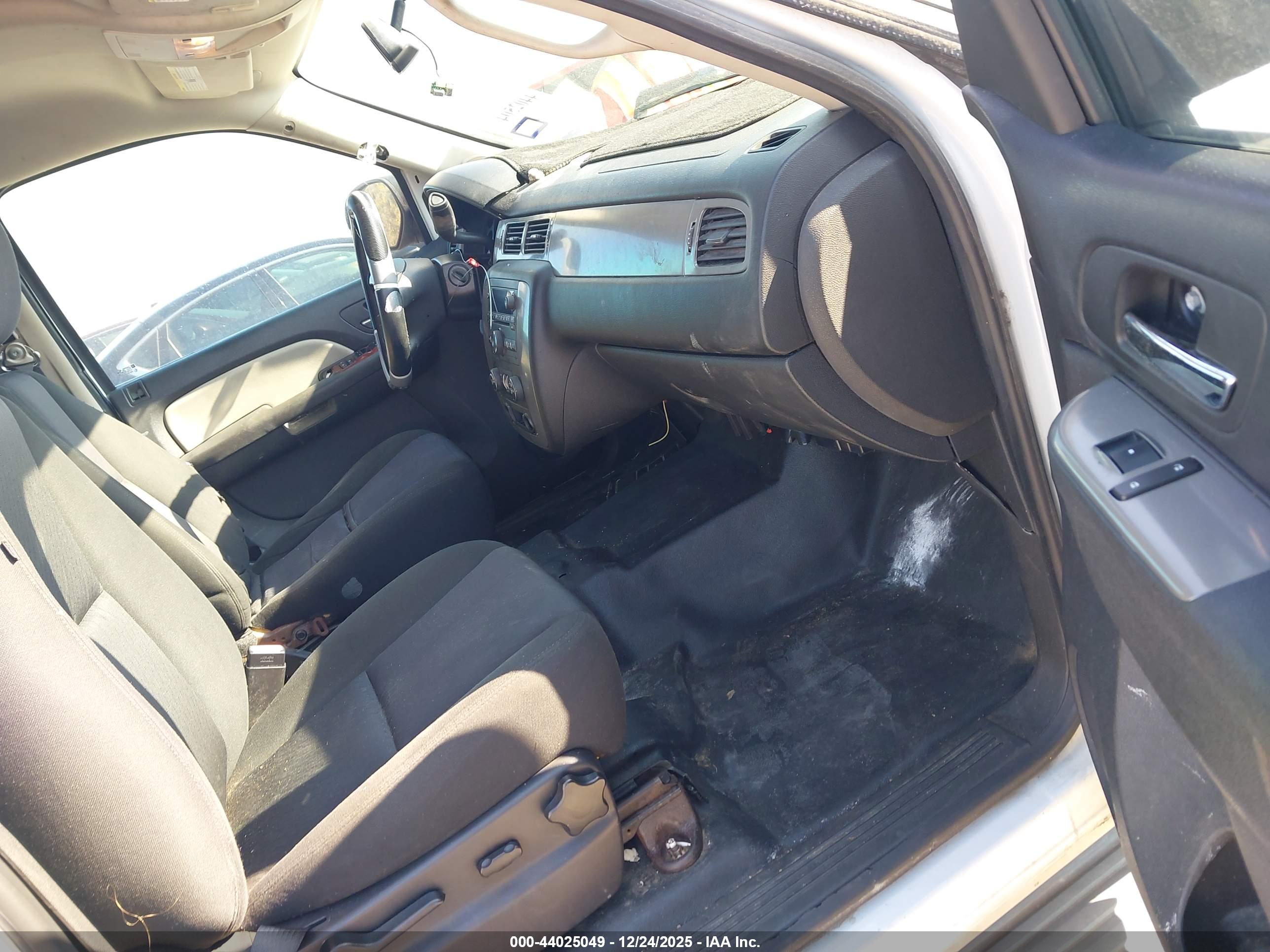 CHEVROLET TAHOE image 5
