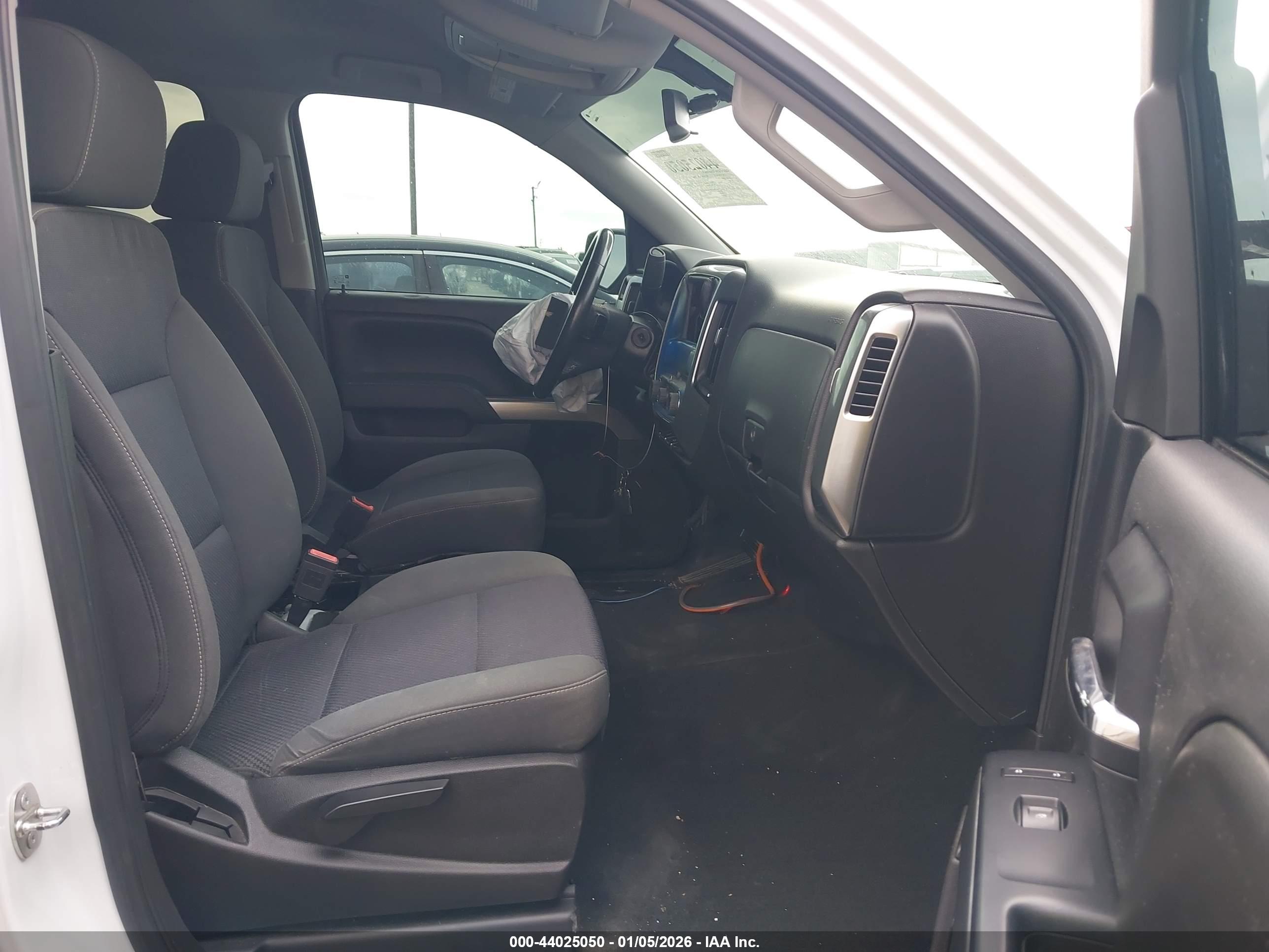 CHEVROLET SILVERADO image 5