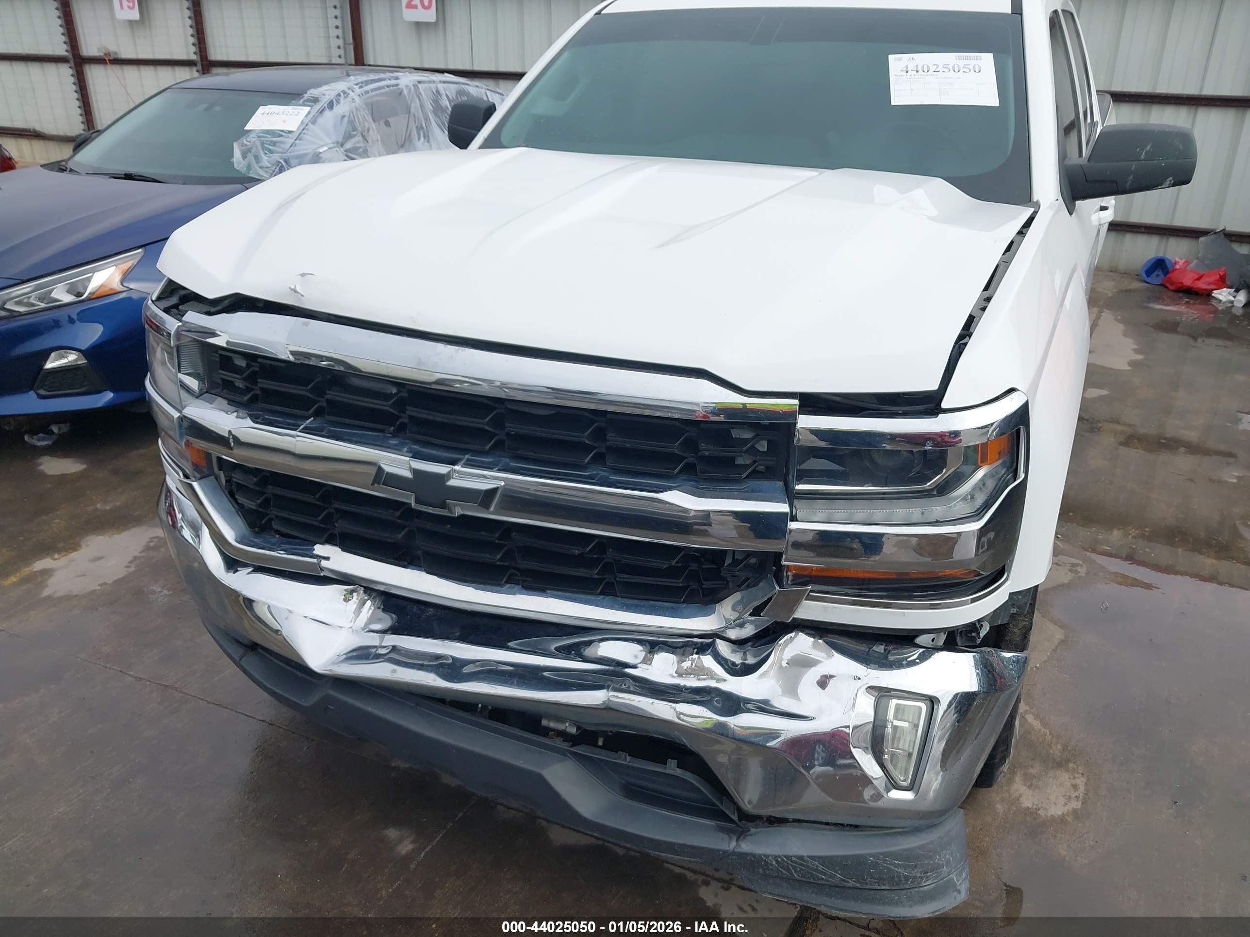 CHEVROLET SILVERADO image 6