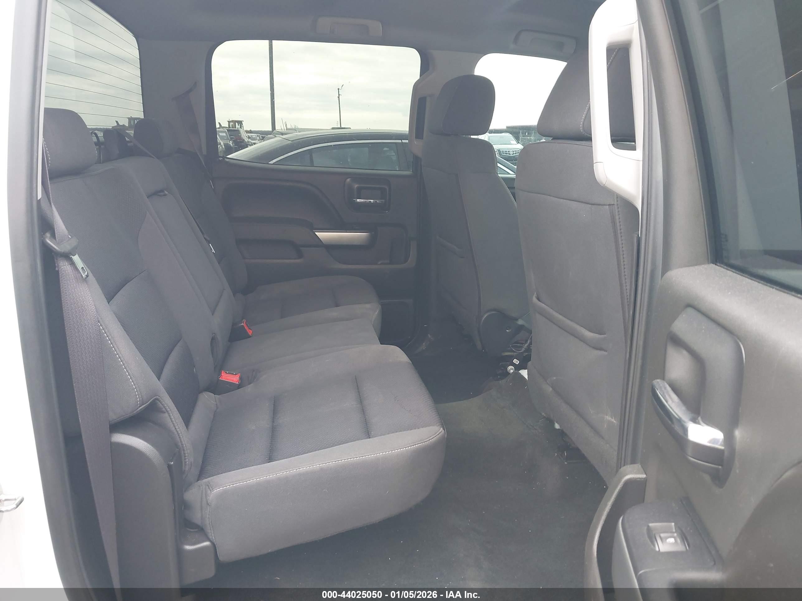 CHEVROLET SILVERADO image 8