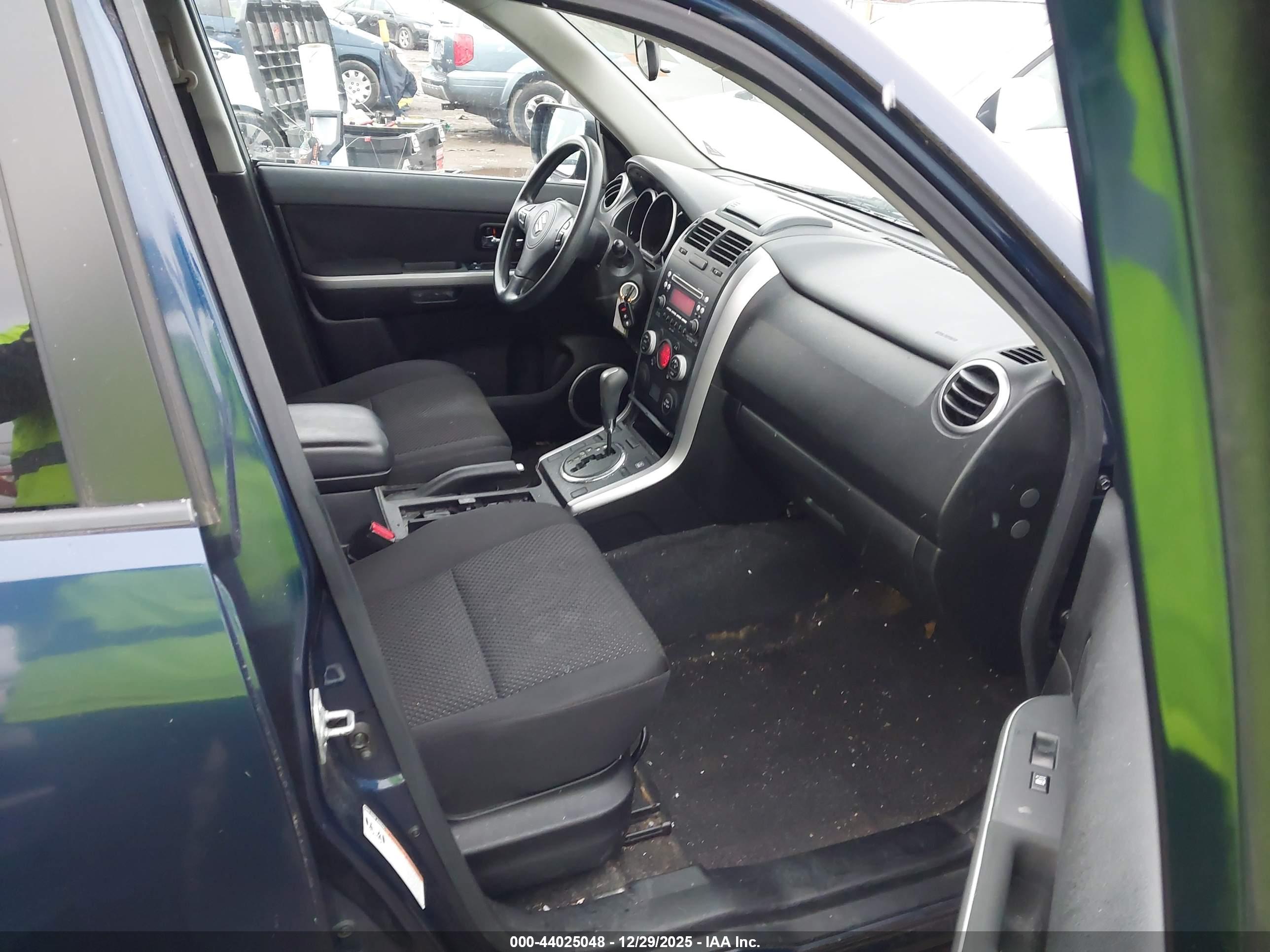 SUZUKI GRAND image 5