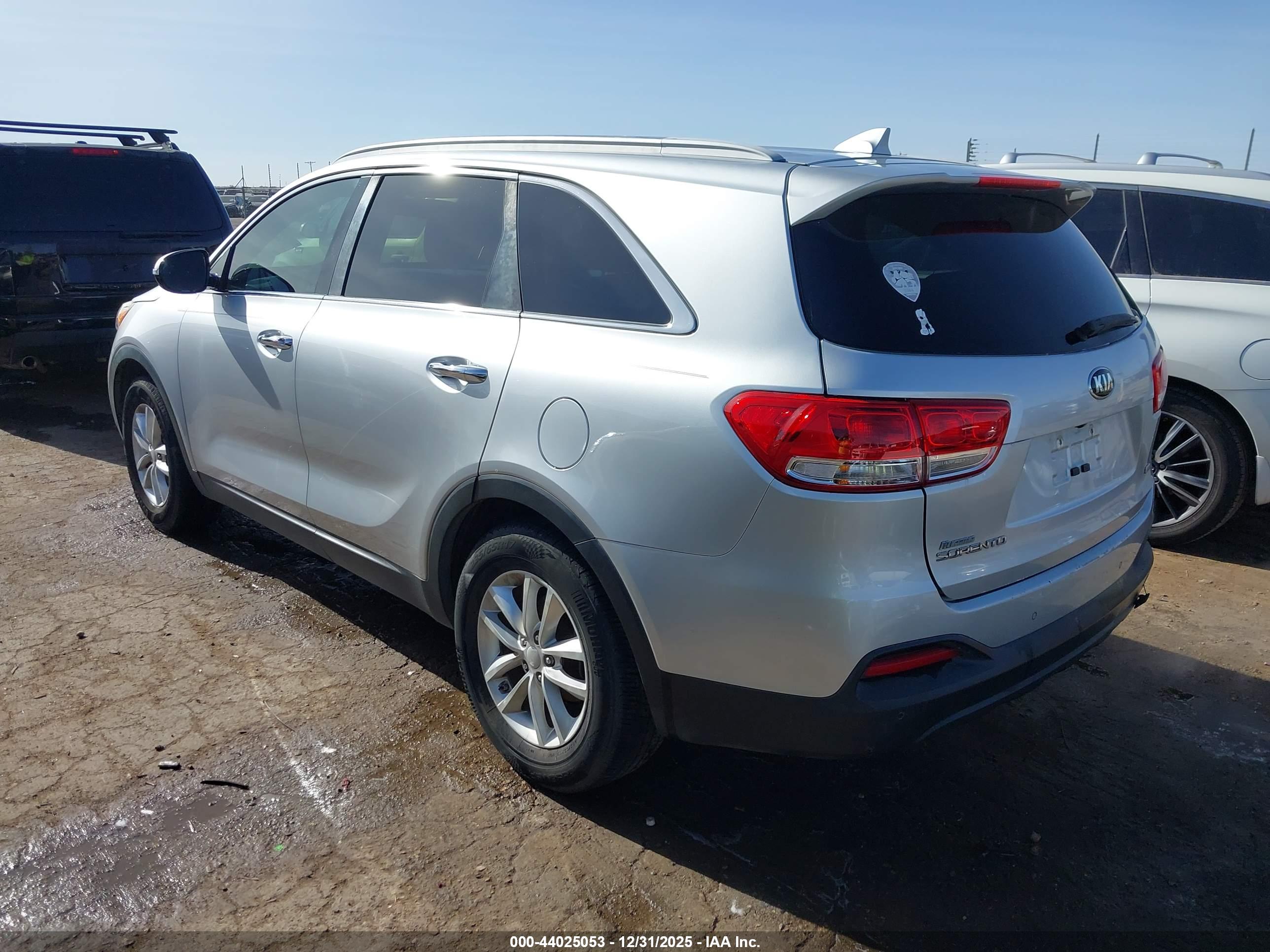 KIA SORENTO image 3