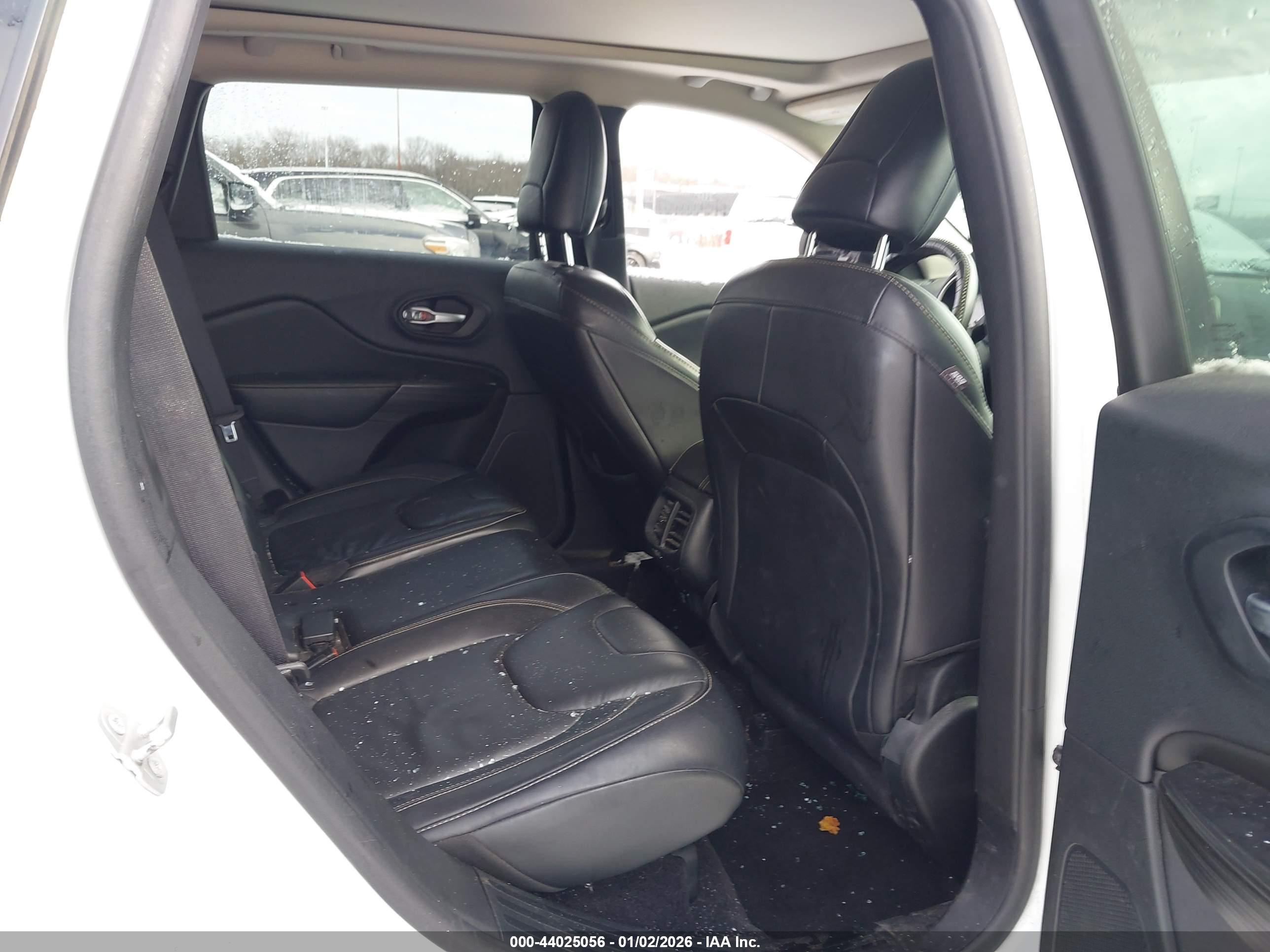 JEEP CHEROKEE image 8