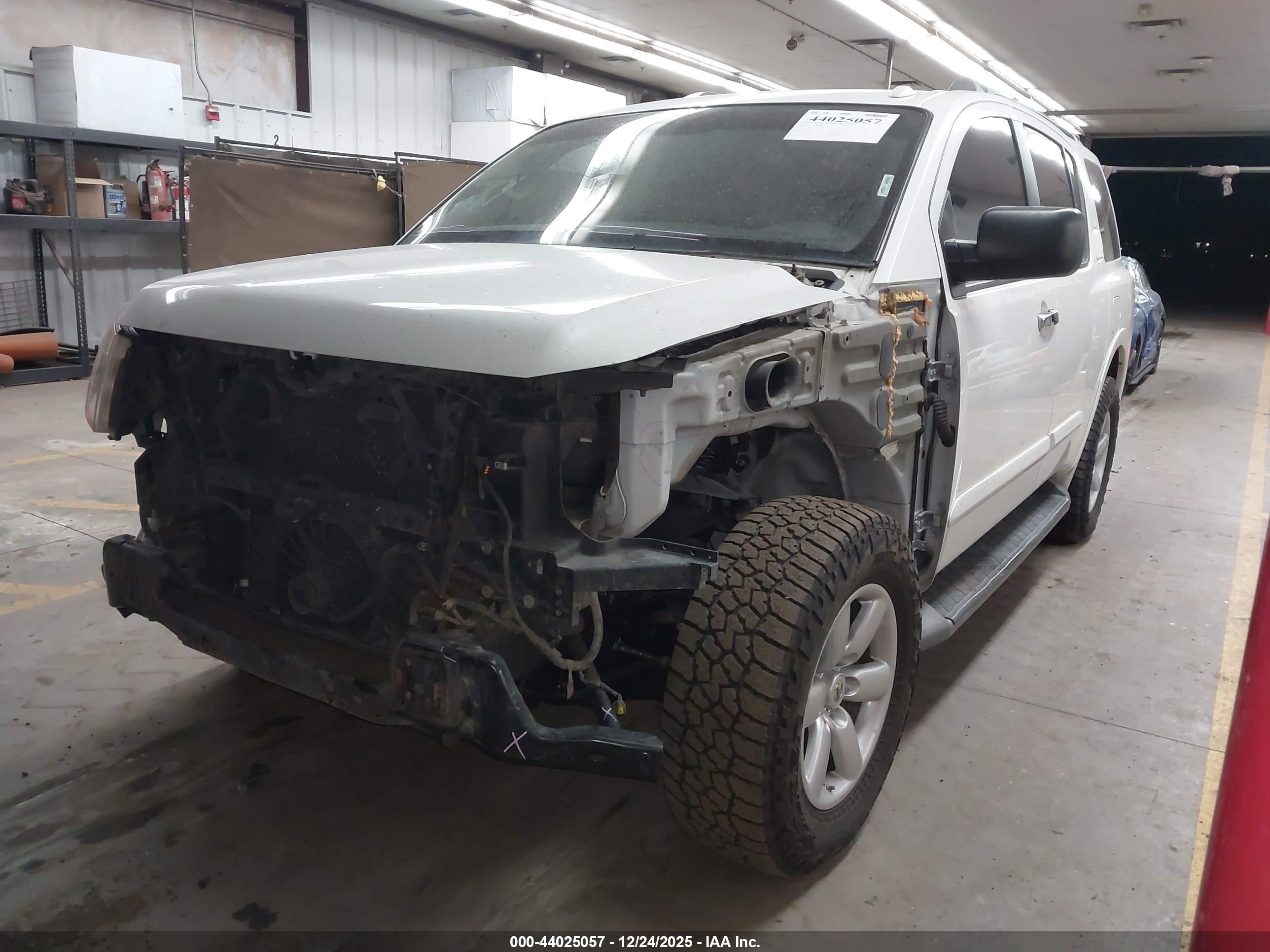NISSAN ARMADA image 2