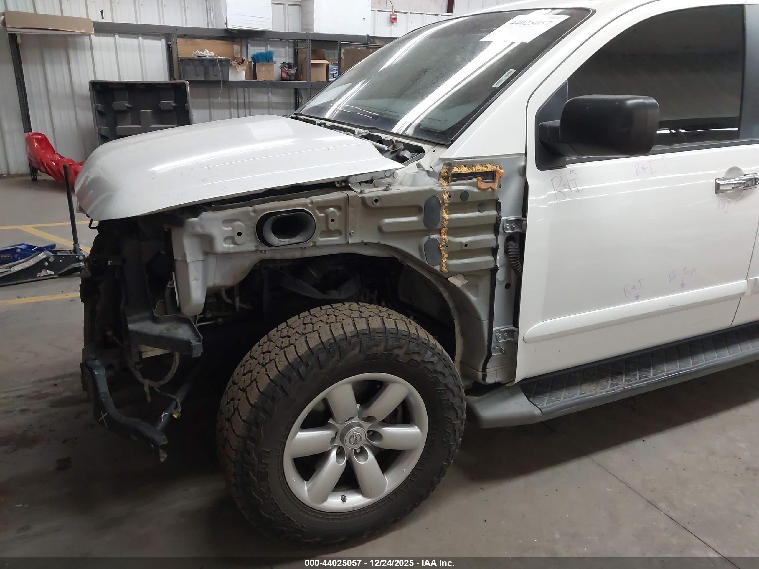 NISSAN ARMADA image 6