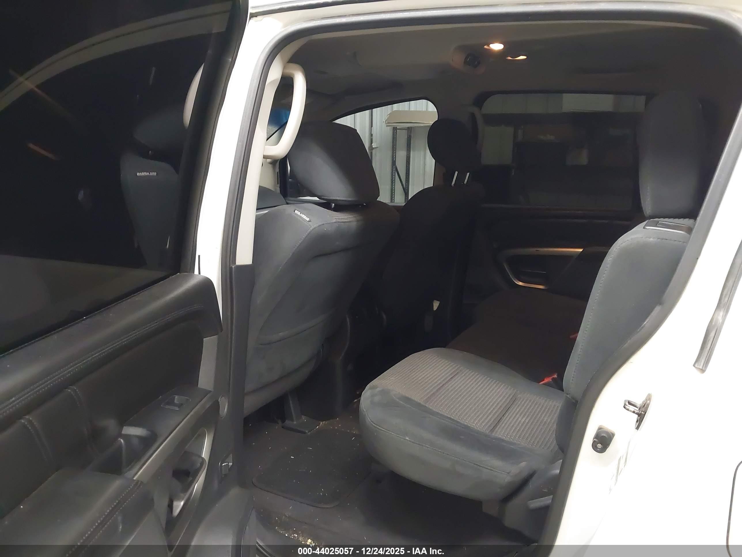 NISSAN ARMADA image 8